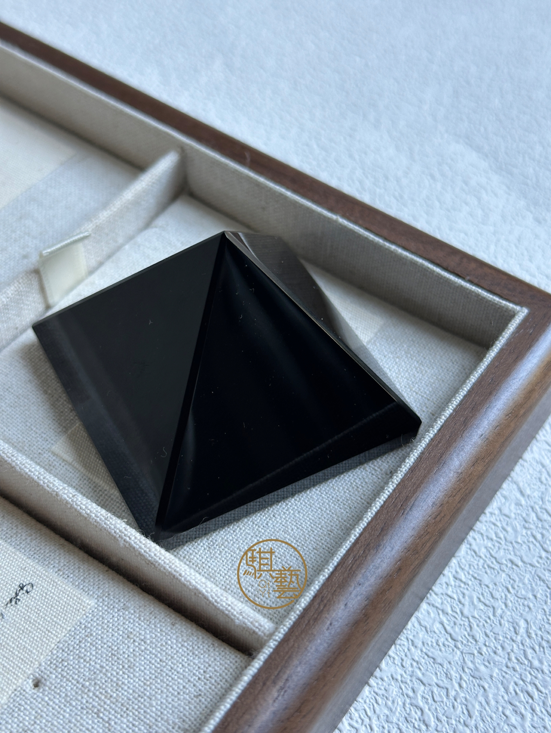 黑曜石金字塔｜能量防護擋煞防小人水晶擺件