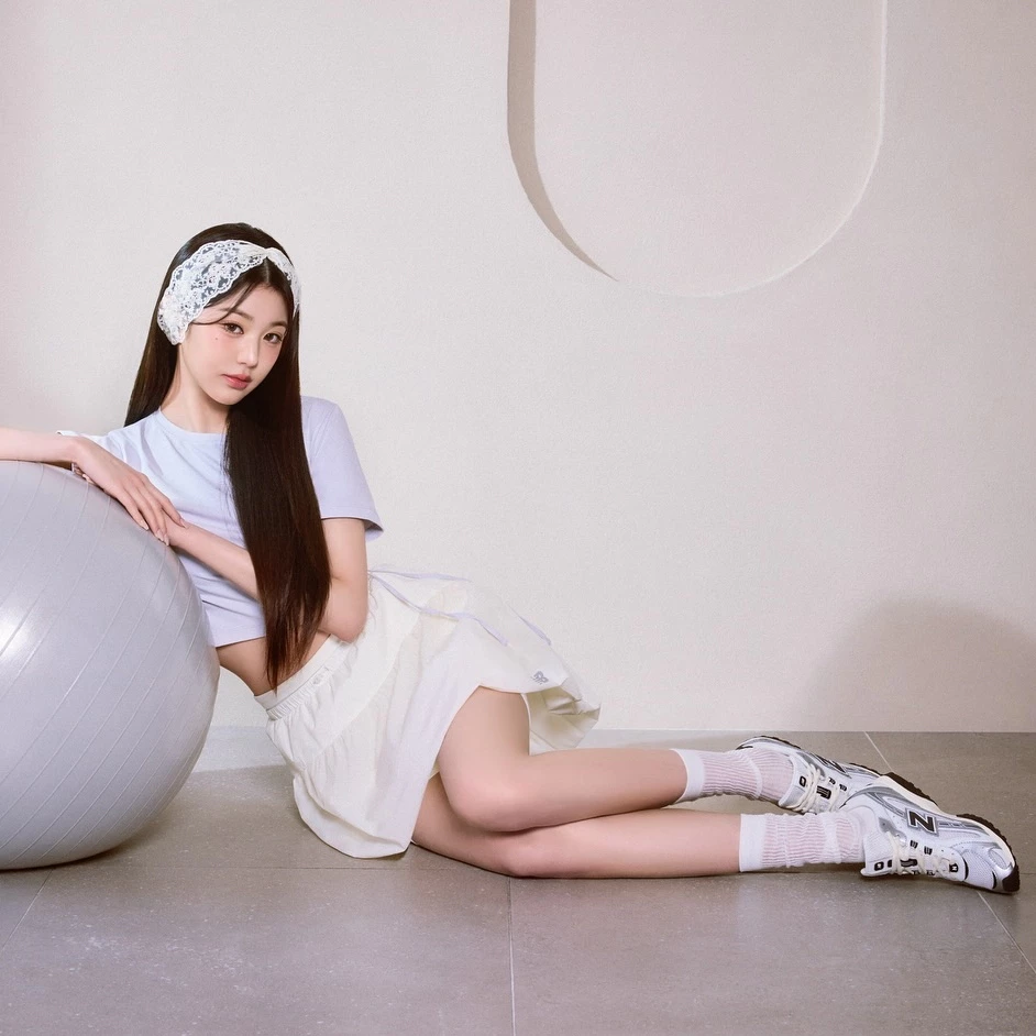 《張員瑛新色同款》New Balance 204L 金屬銀 黑色 復古鞋 U204LSWD