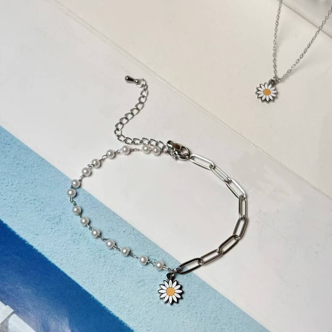 韓國🇰🇷鈦鋼飾品｜小雛菊串珠手鍊