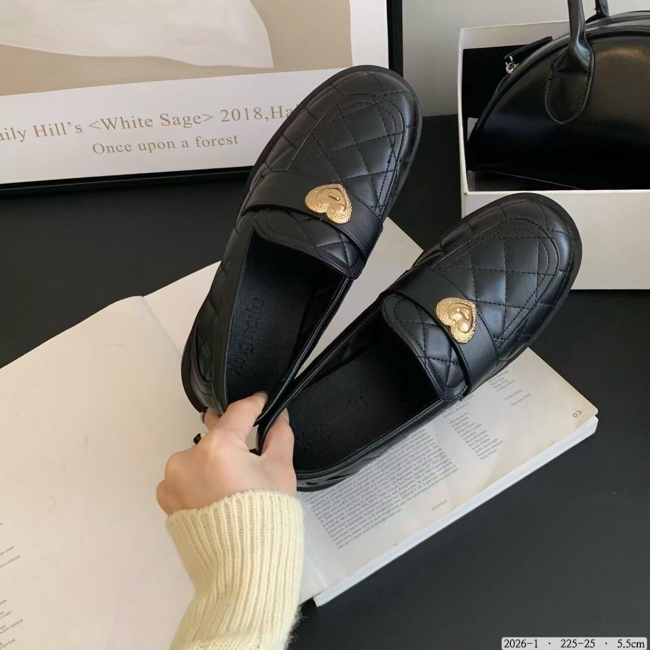 2026-1韓國菱格縫線愛心扣樂福鞋