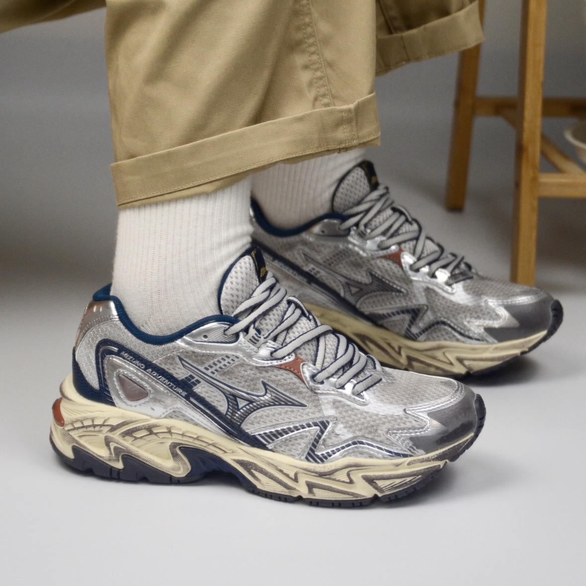 MIZUNO ADVENTURE 灰藍 奶油底 休閒鞋 男女同款 美津濃 D1GH230106