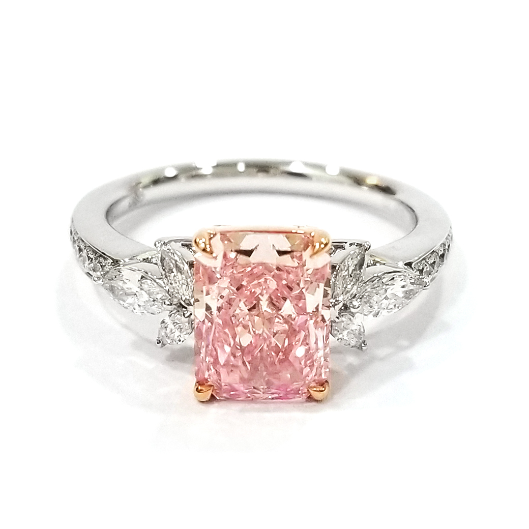 18K白金及玫瑰金2.4卡實驗室培育粉鑽石戒指