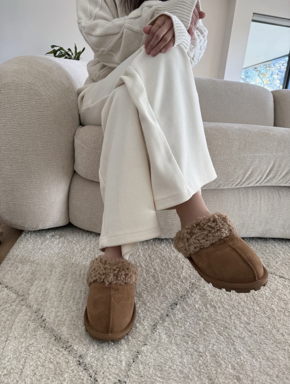 UGG 泰迪羊毛卷皮毛平底拖鞋 (Australian Sheppard)