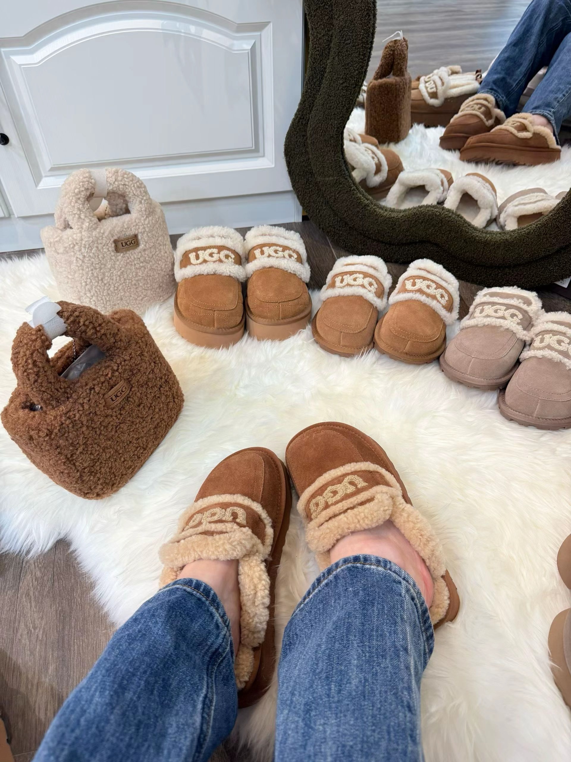 UGG ozwear Violet Shearling Platform 胖丁厚底拖鞋