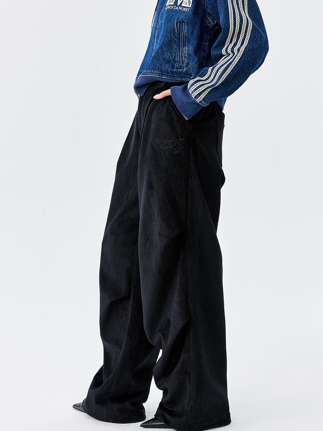 MEDM 褲頭字母銀扣 口袋刺繡 皺褶寬鬆長褲