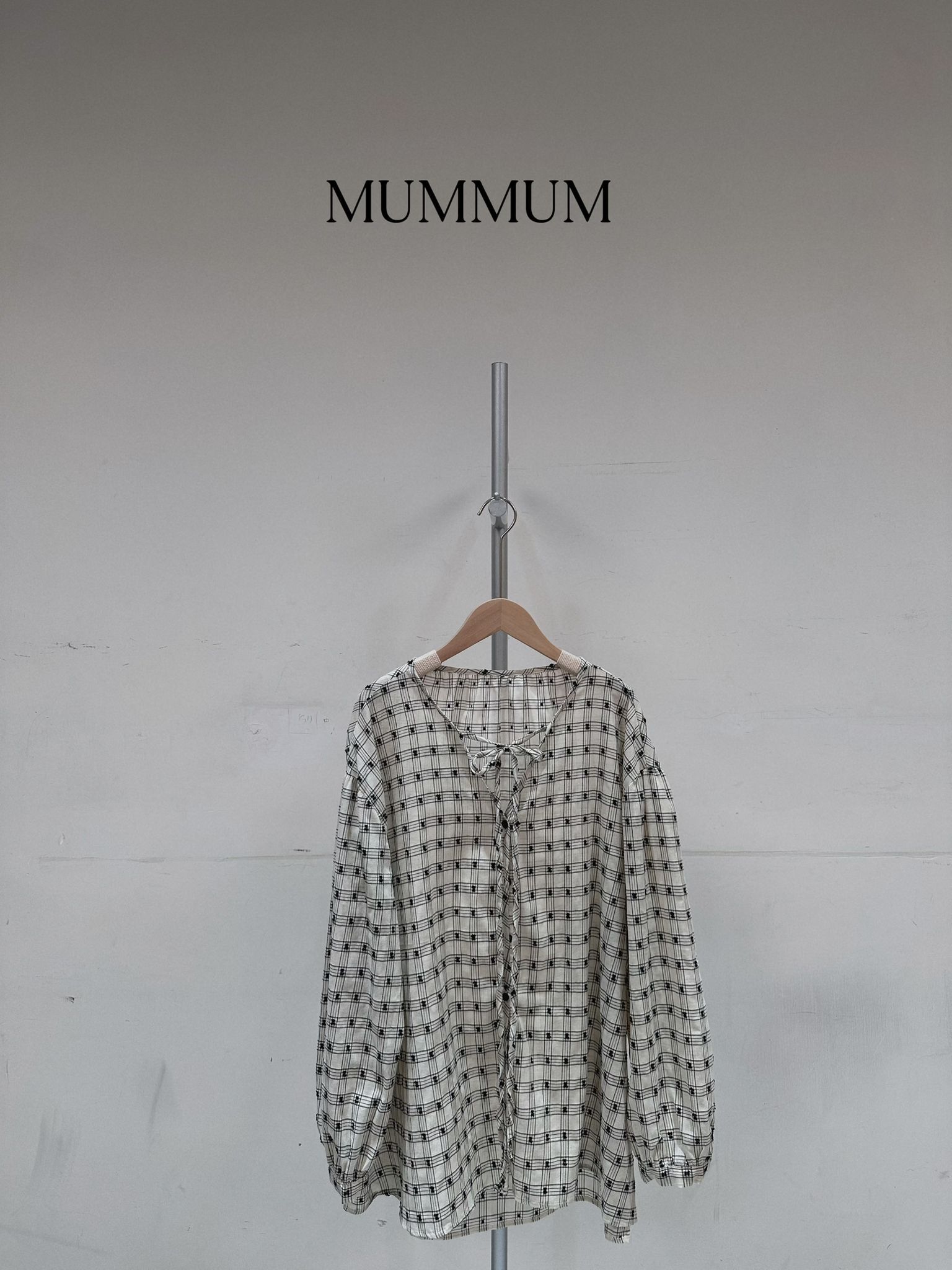 0212697a/格仔點點恤衫　52/52/27.5