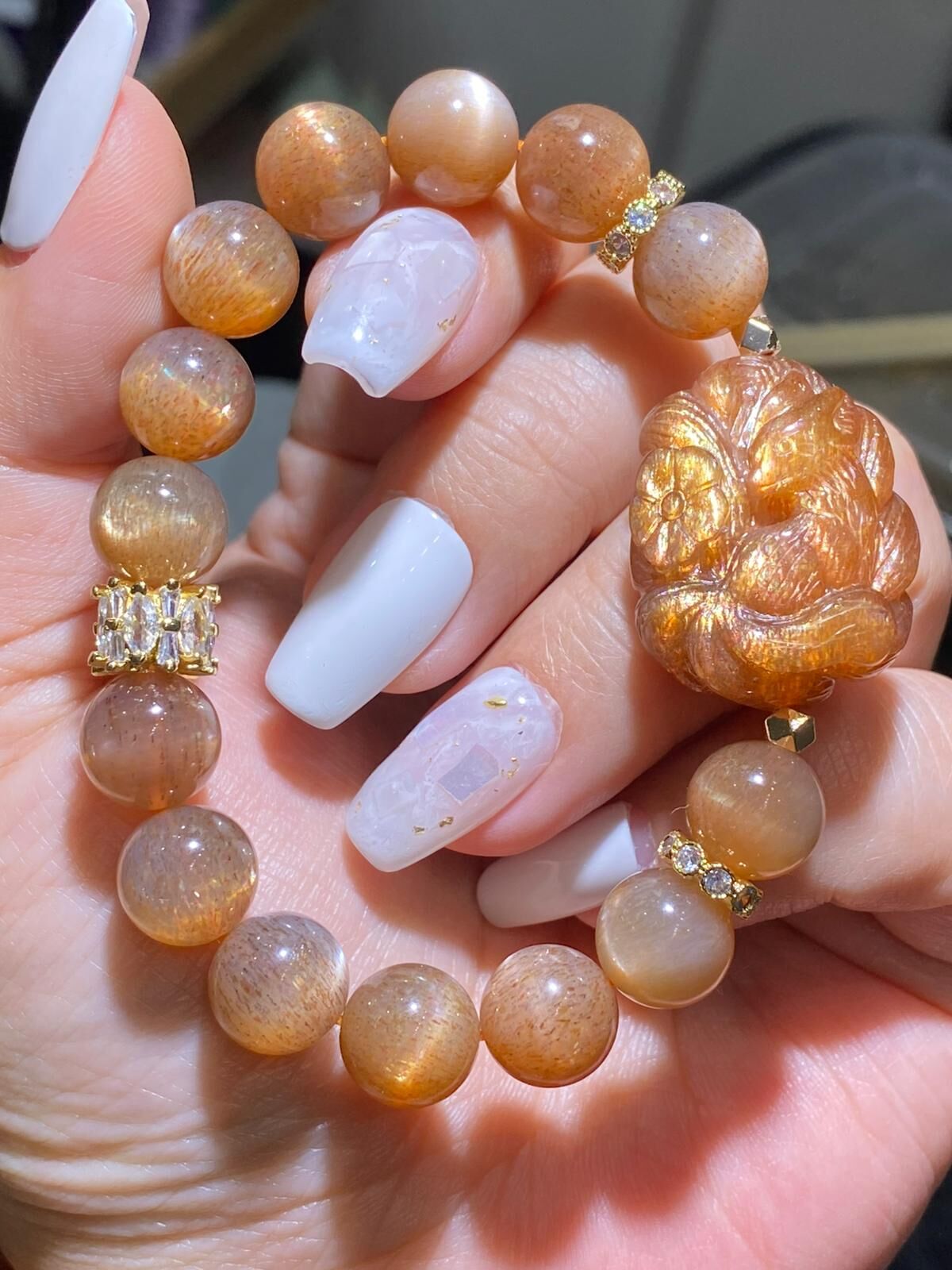 10.3-10.5mm香檳金骨干太陽九尾狐手串