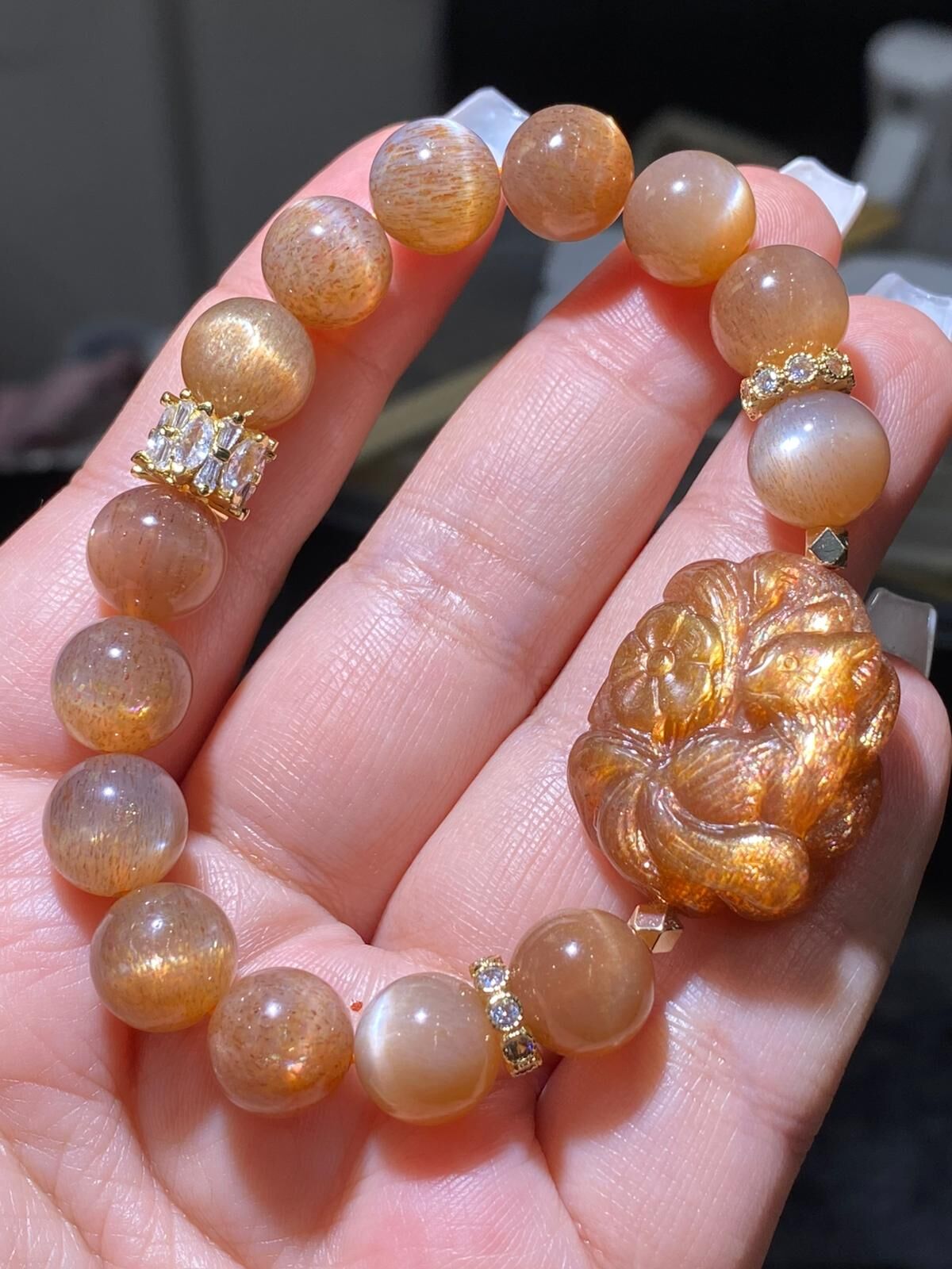 10.3-10.5mm香檳金骨干太陽九尾狐手串