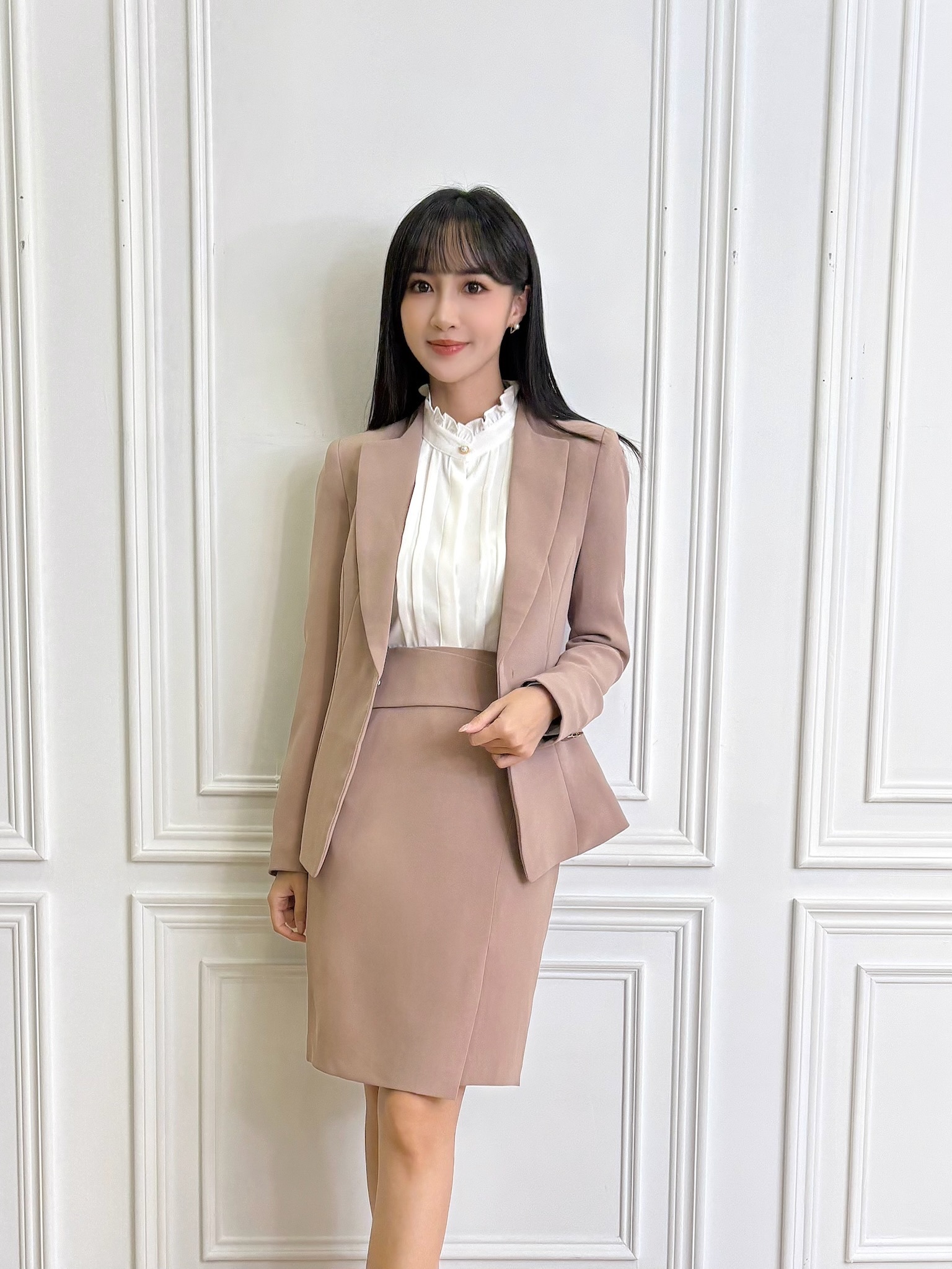 荷葉立領珍珠釦長袖上衣