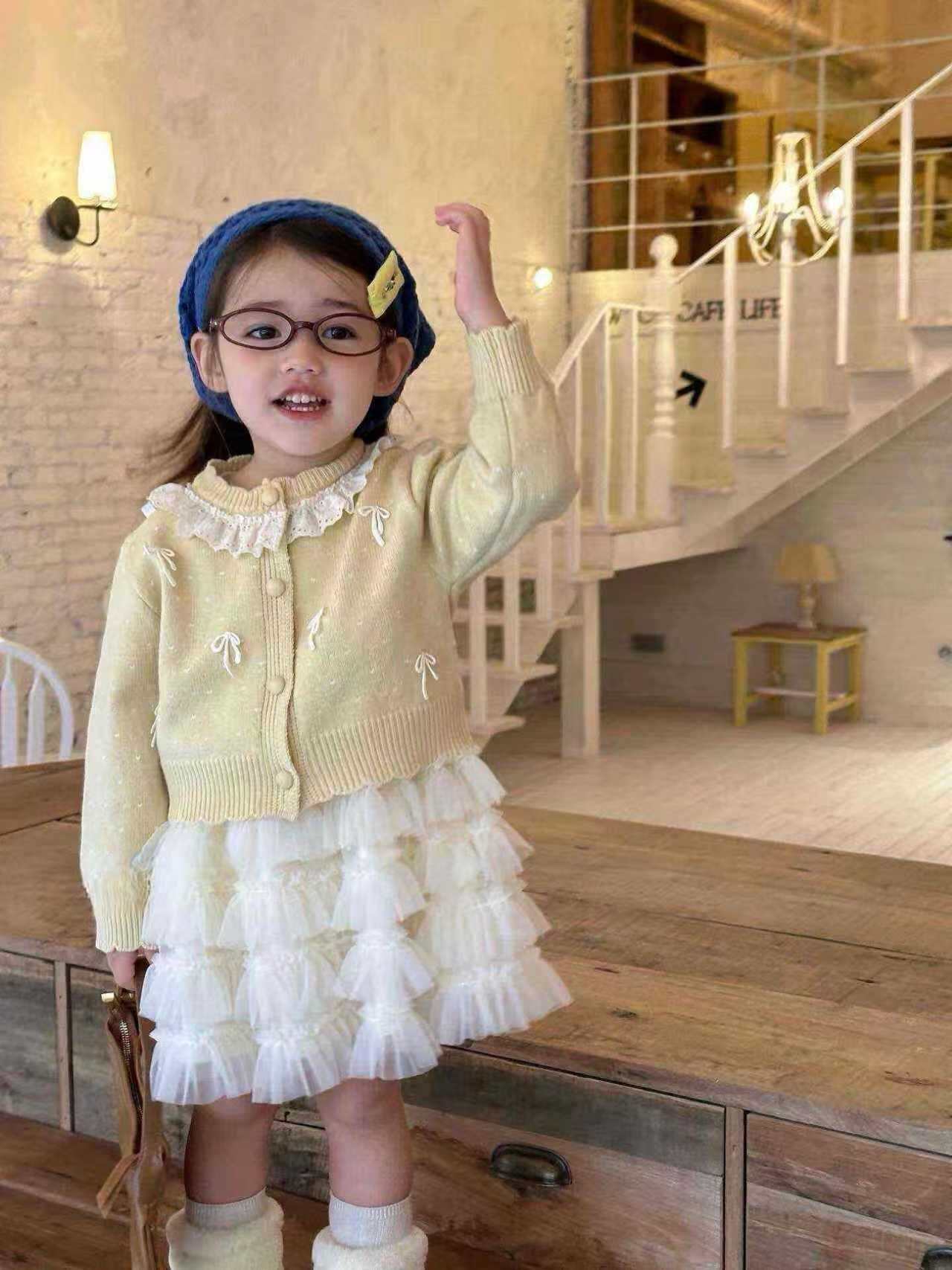 BYB09SE099YW 天使淡黃通花領針織外套連奶白蛋糕連身裙套裝