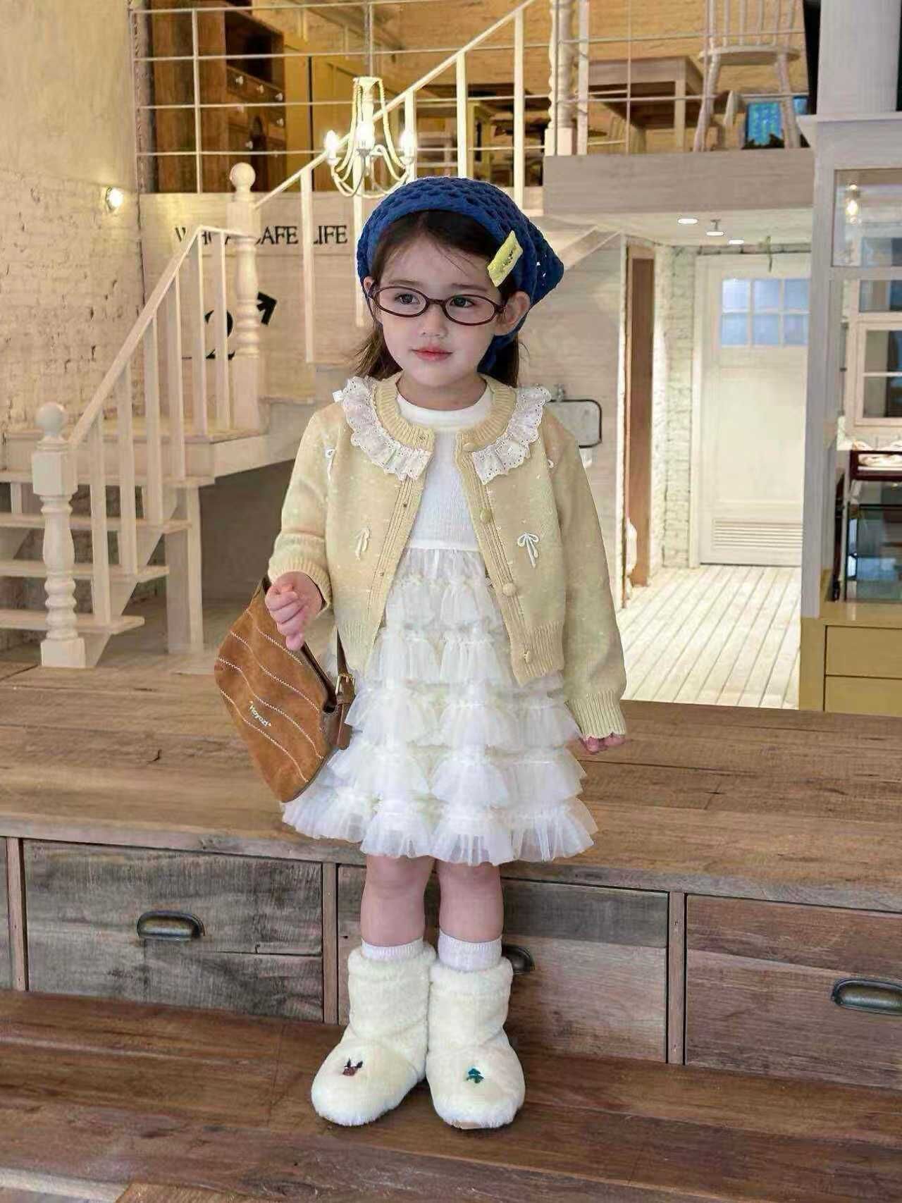 BYB09SE099YW 天使淡黃通花領針織外套連奶白蛋糕連身裙套裝