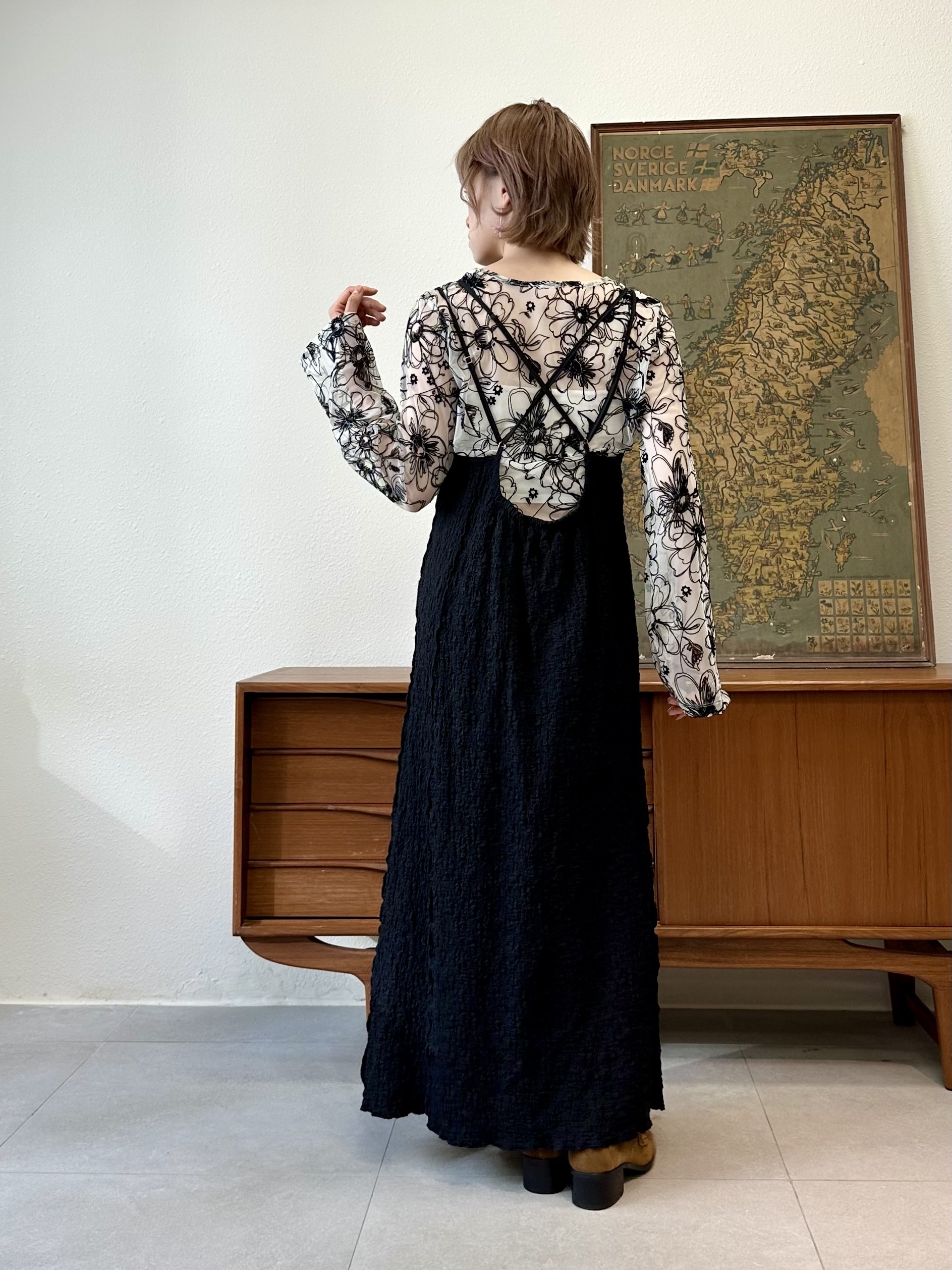 顯瘦！美背皺布吊帶裙 - OP53816