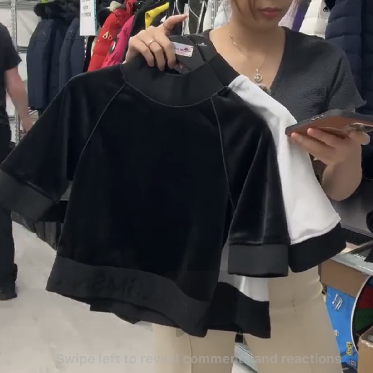 Moose Knuckles velvet top black size S