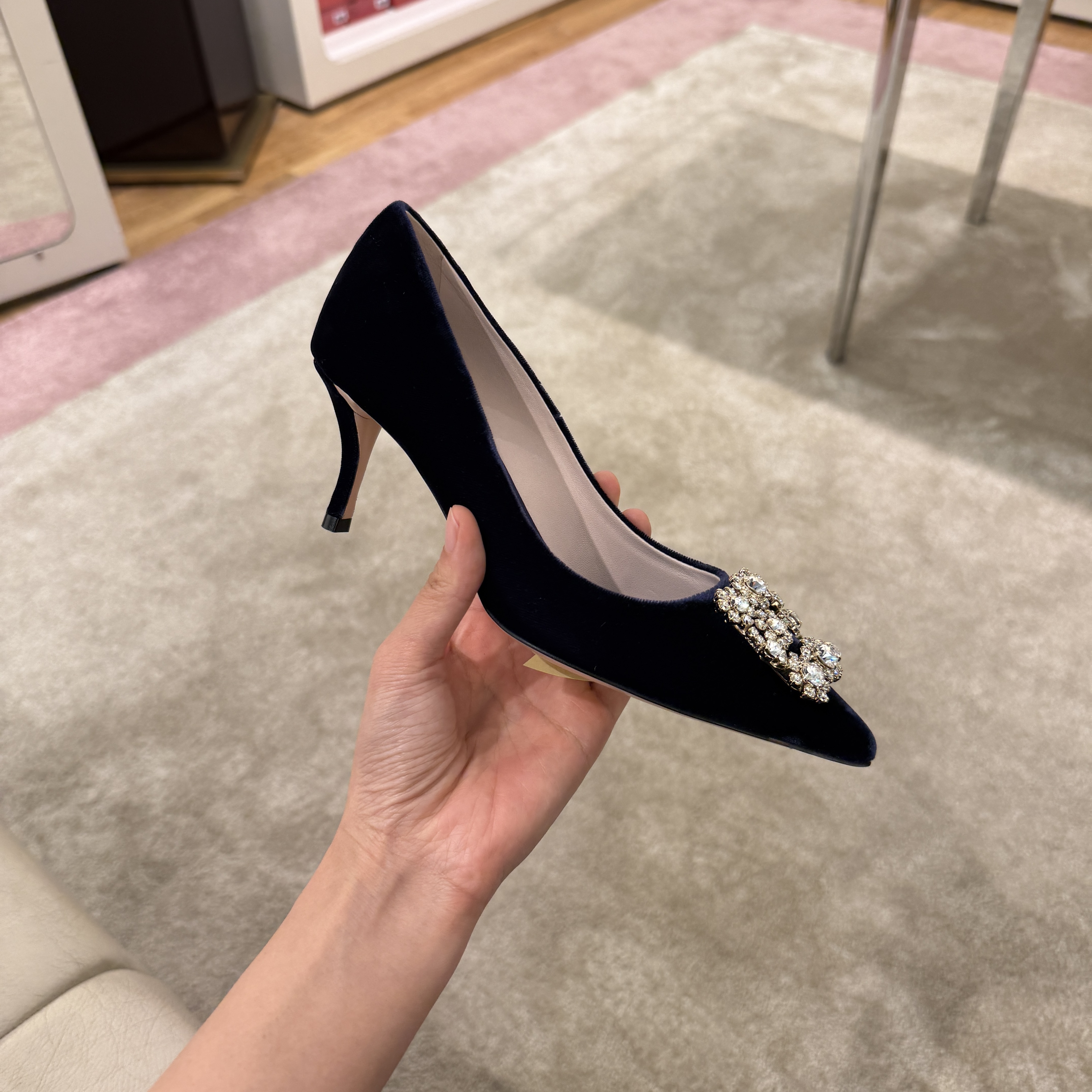 Roger Vivier RV flower velvet strass Heels navy