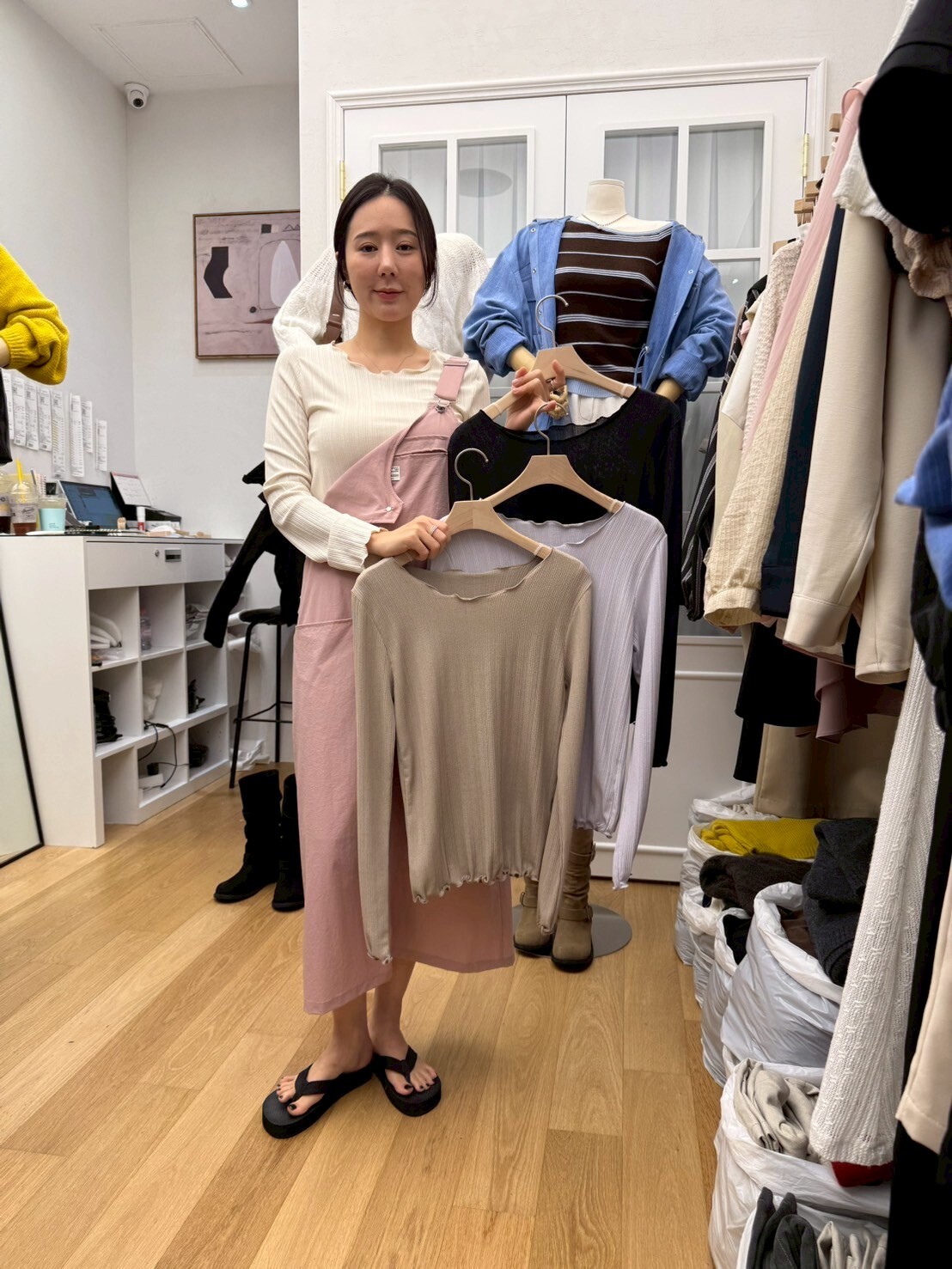 RF5031 木耳邊暗直紋透氣長袖上衣