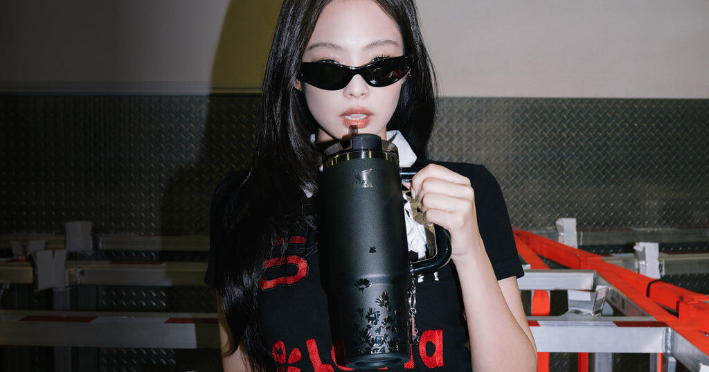 STANLEY 1913 X JENNIE 吸管隨手杯2.0 曲線隨行瓶 午夜寶石 保溫瓶 水壺