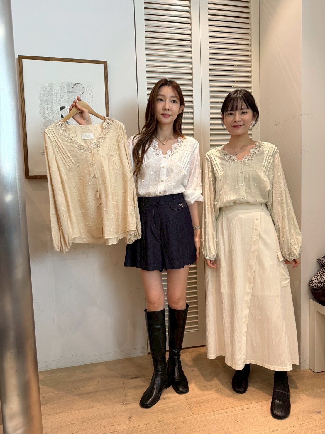 FA5037 壓肩線蕾絲邊V領排扣長袖上衣