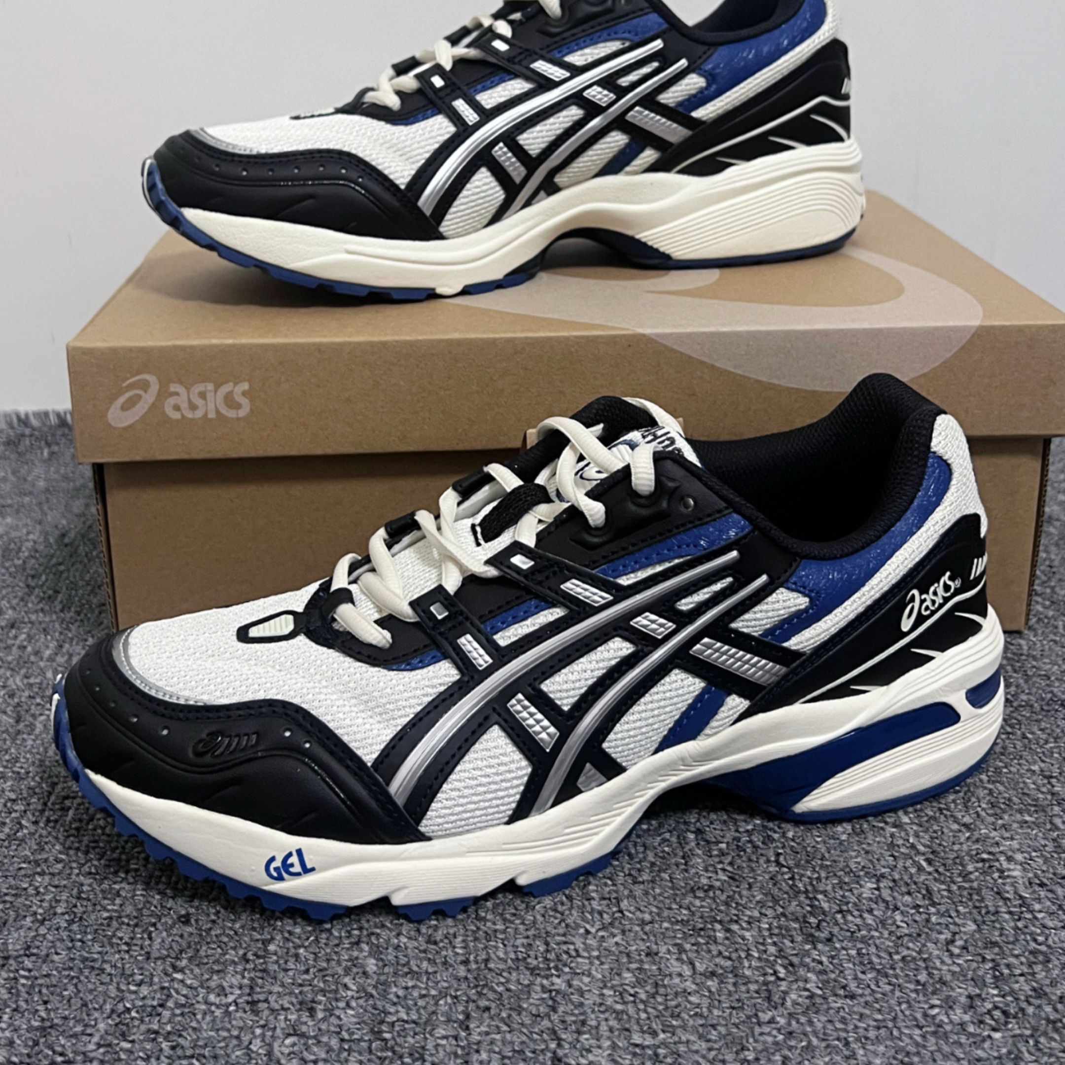 NICEDAY 代購 Asics GEL-1090 刺繡 銀藍 海軍藍 黑銀 深藍 復古 機能 運動 慢跑 男鞋 1203A243-102