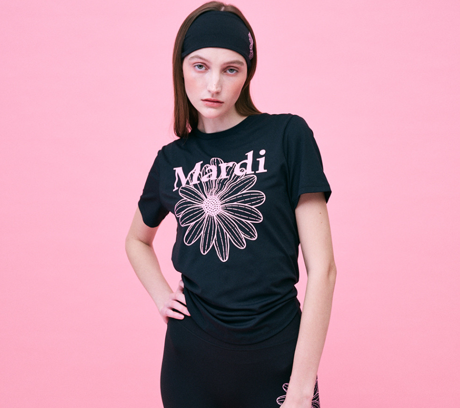 【預購】AKR092008 Mardi [ACTIF] AIRLIFT relax fit back slit top flowermardi (BLACK PINK)