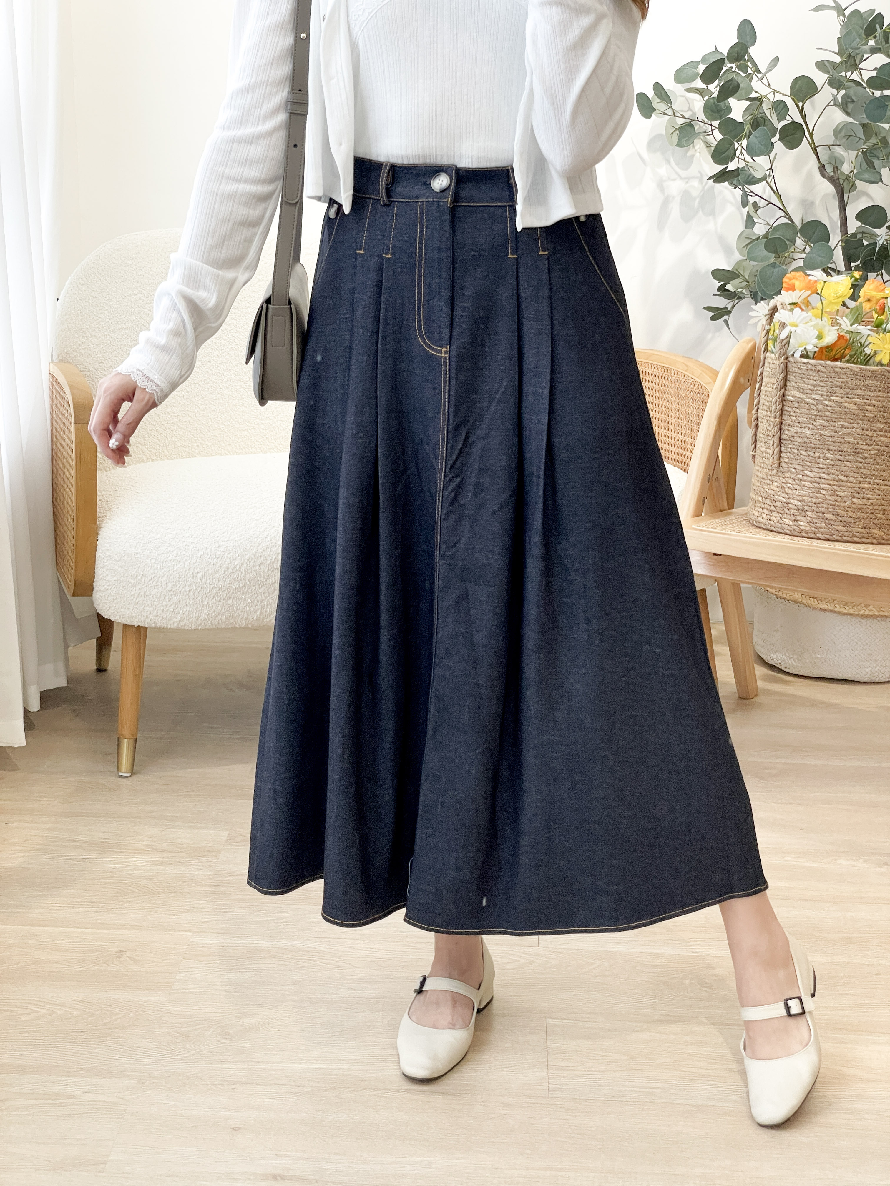 SK574 Lily Pleated Denim Long Skirt
