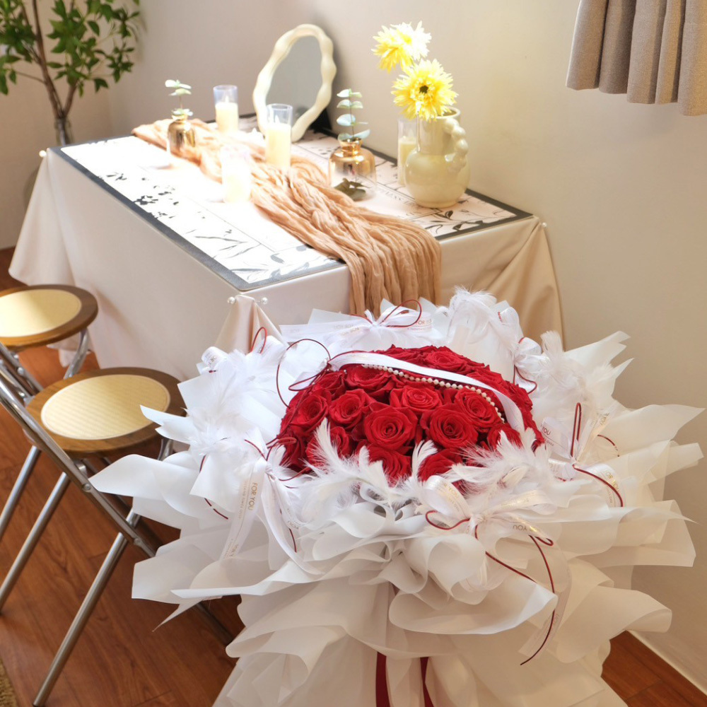 芭蕾風包裝玫瑰花束（33朵） /進口鮮花玫瑰