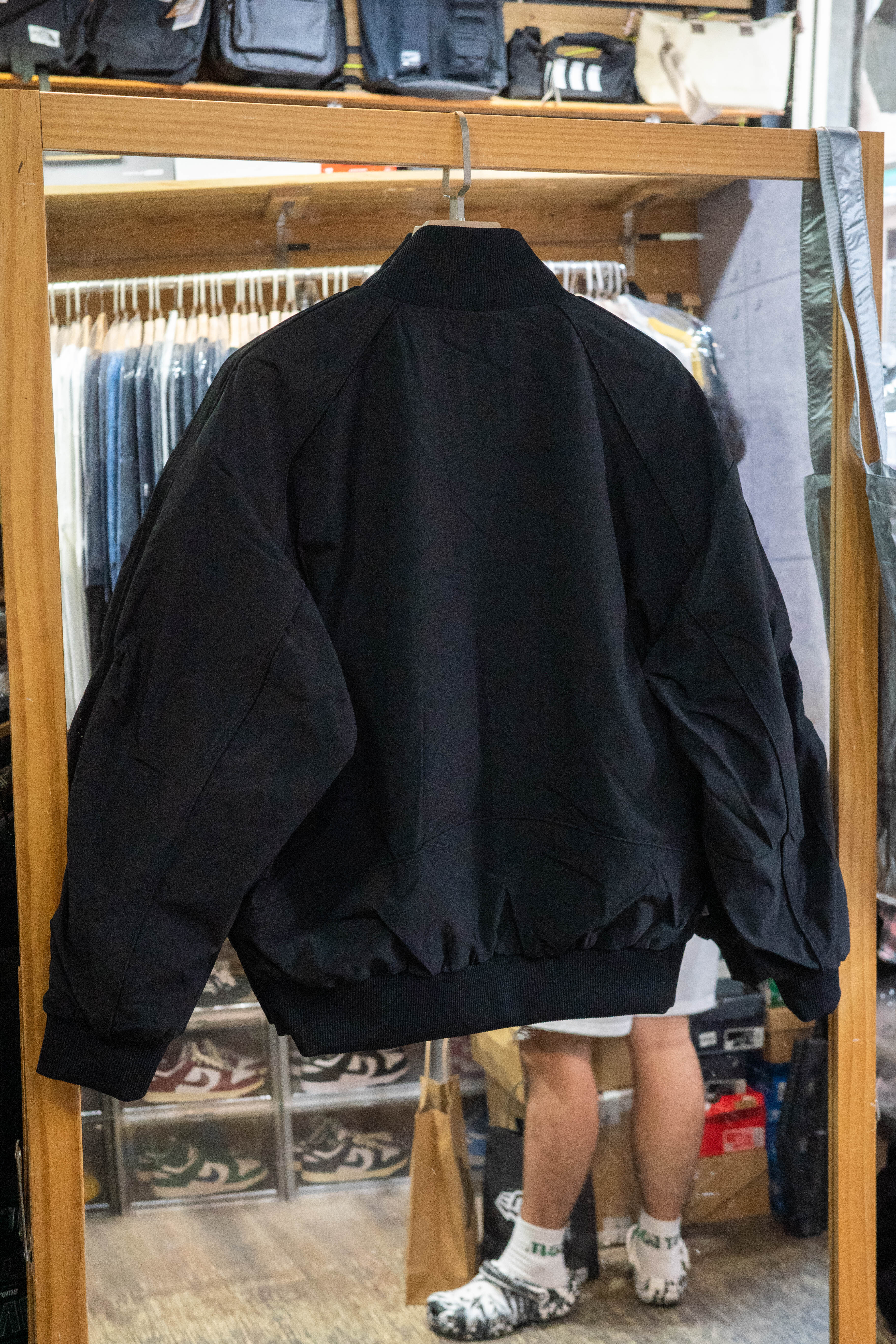 j11-2560 全黑茄克衫 棒球外套 Design