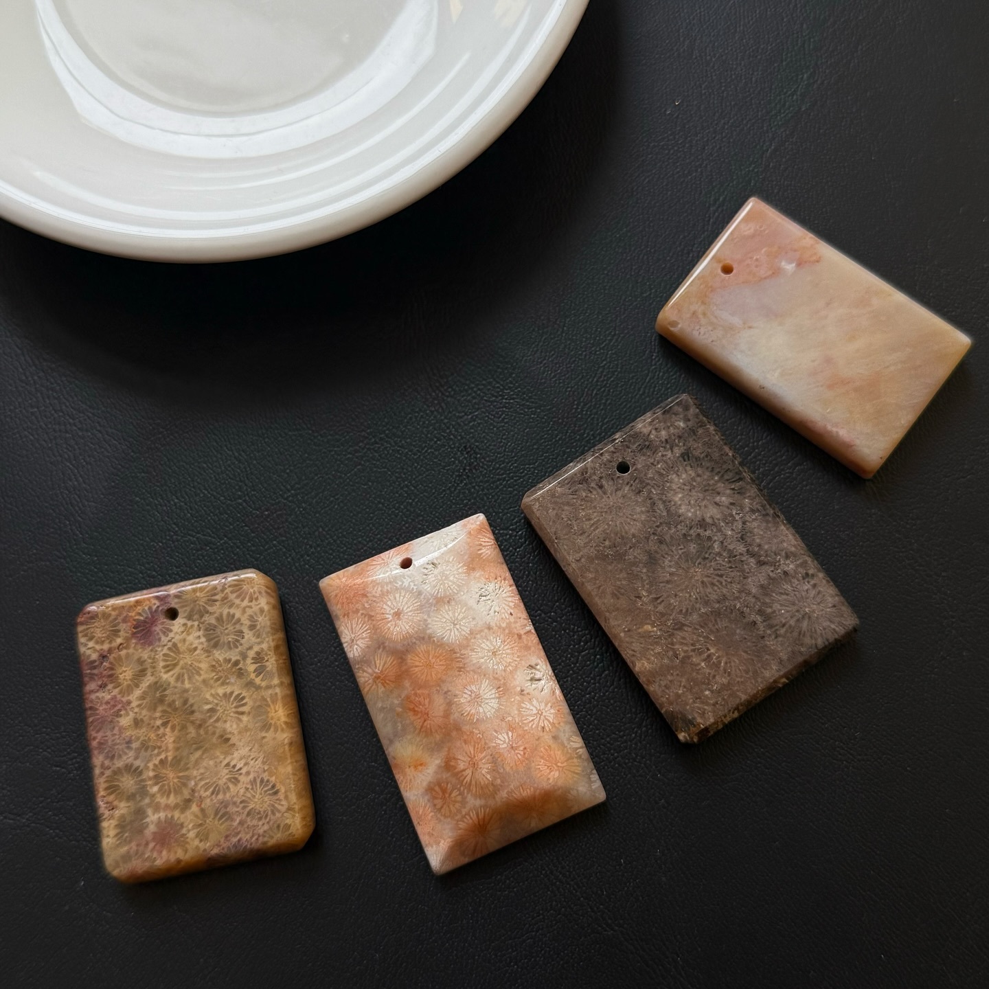 [原石] 珊瑚玉 無事牌