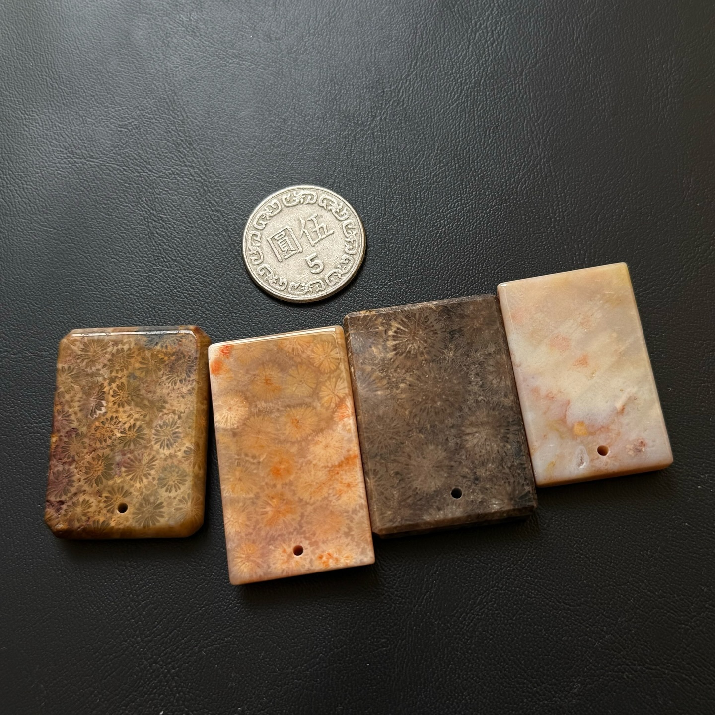 [原石] 珊瑚玉 無事牌