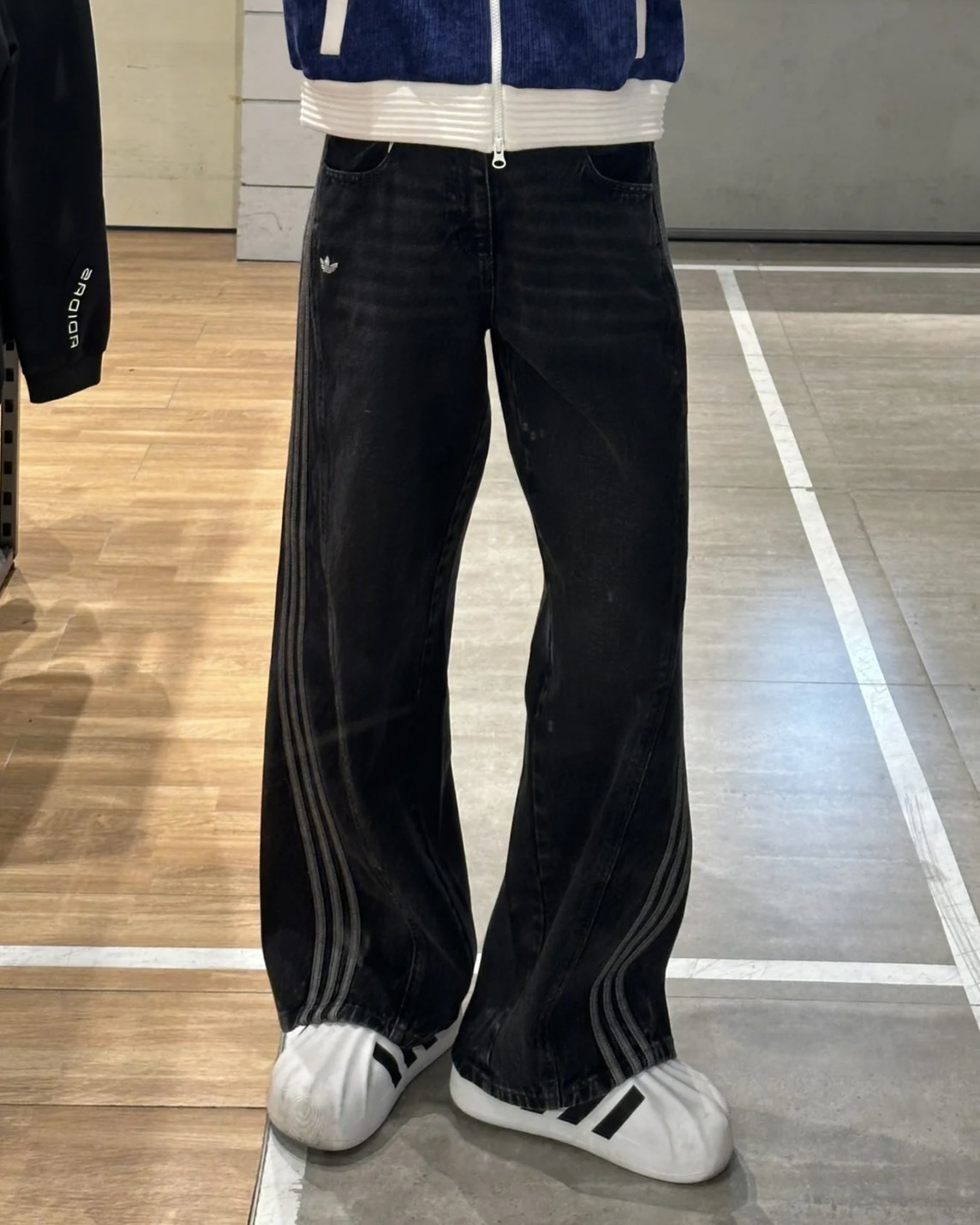 Adidas originals 落地寬牛仔褲 黑