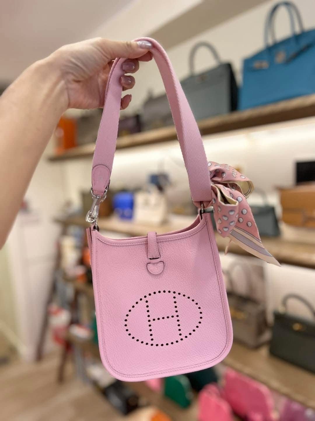 Hermes Evelyne Mini TC clemence Leather Rose Sakura PHW  HK$2x,xxx 詳情請PM我哋 (HK$2,000 訂金)