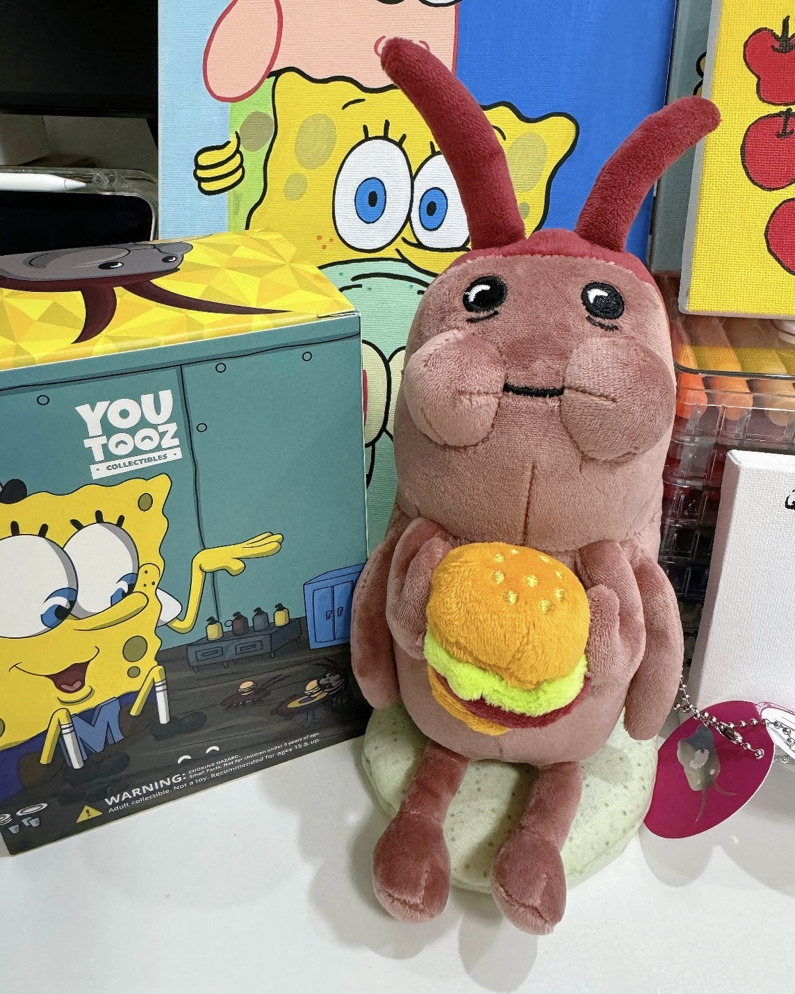 <官方正版>Youtooz 海綿寶寶 蟑螂吃漢堡 站肩玩偶 經典迷因