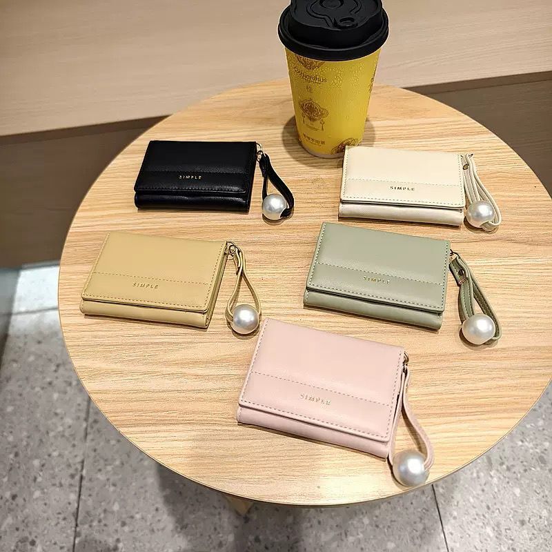 Elegant Pearl Accent Short Wallet