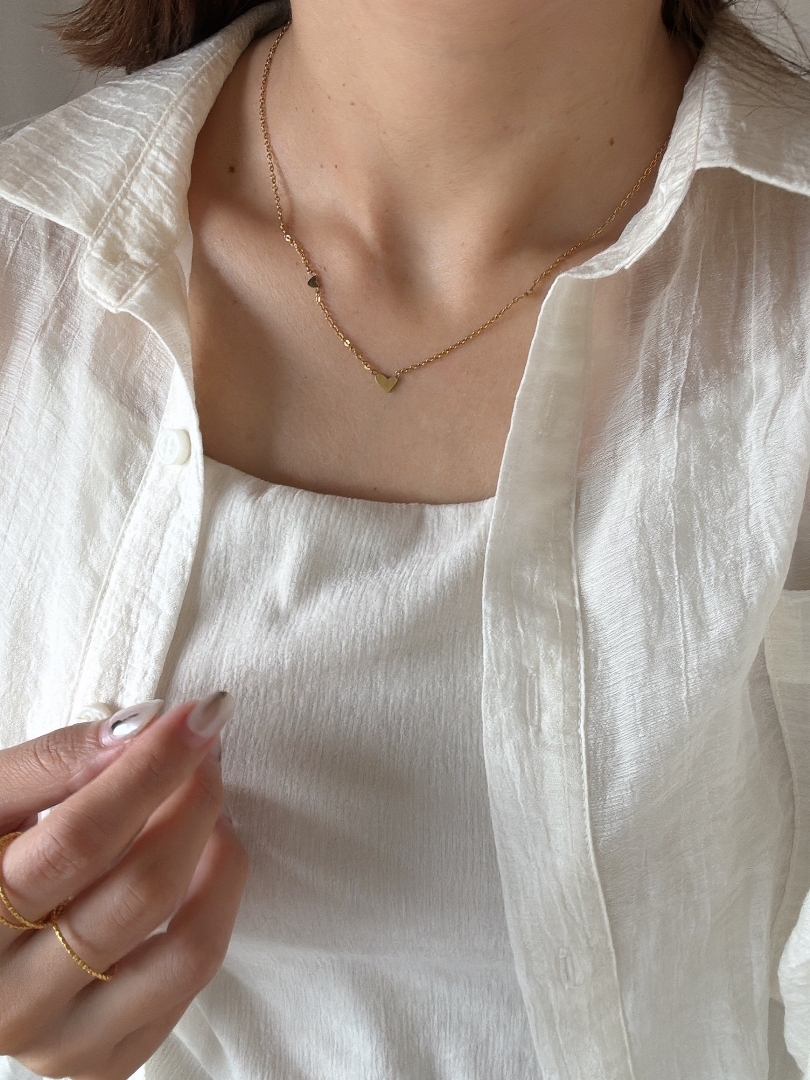 delicate heart necklace