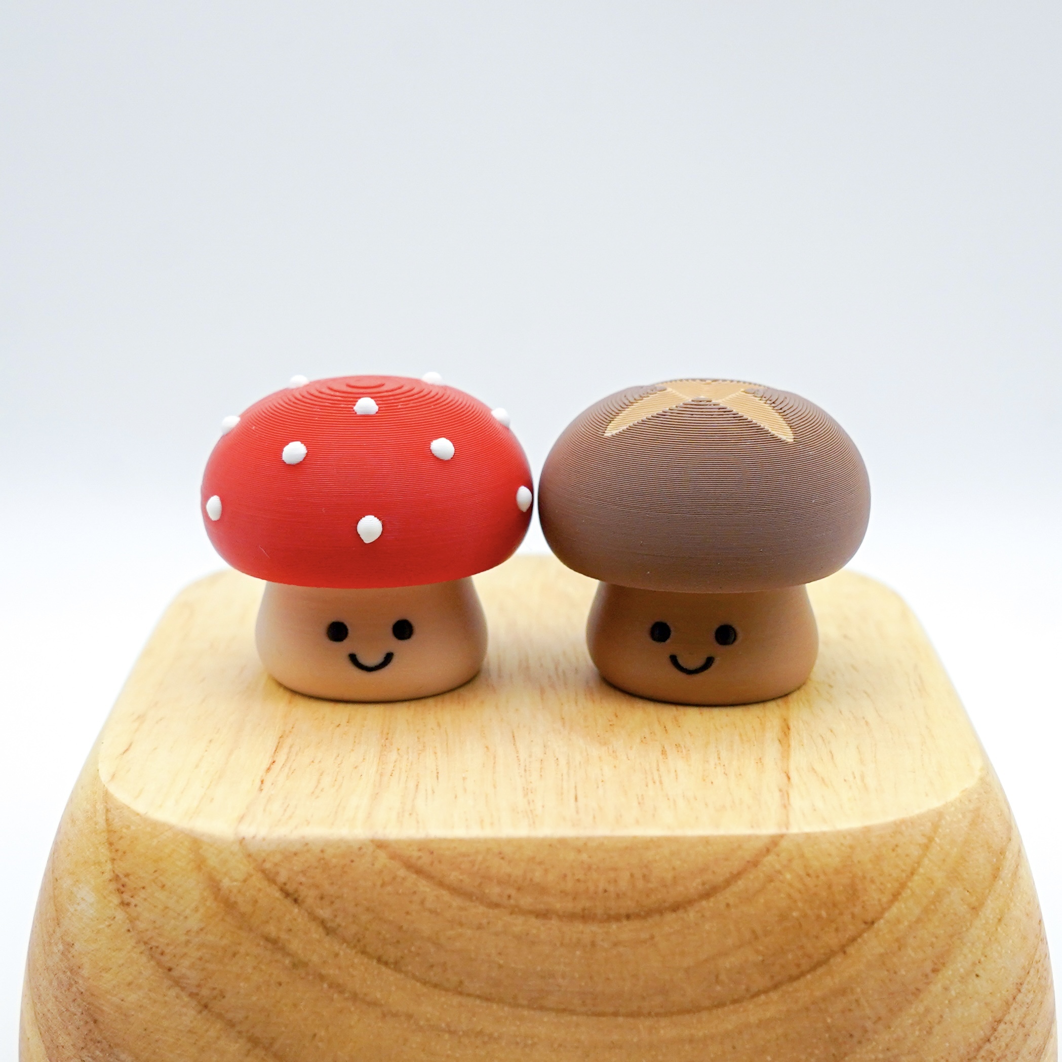 微笑星球 -  毒毒菇 & 冬菇仔 | 解壓按鍵匙扣