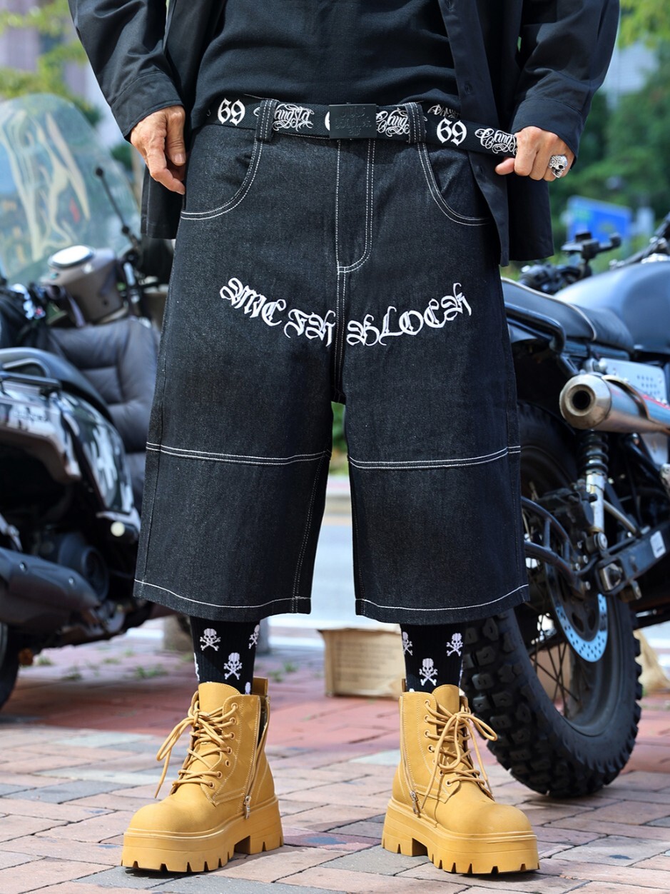 字母刺繡牛仔短褲