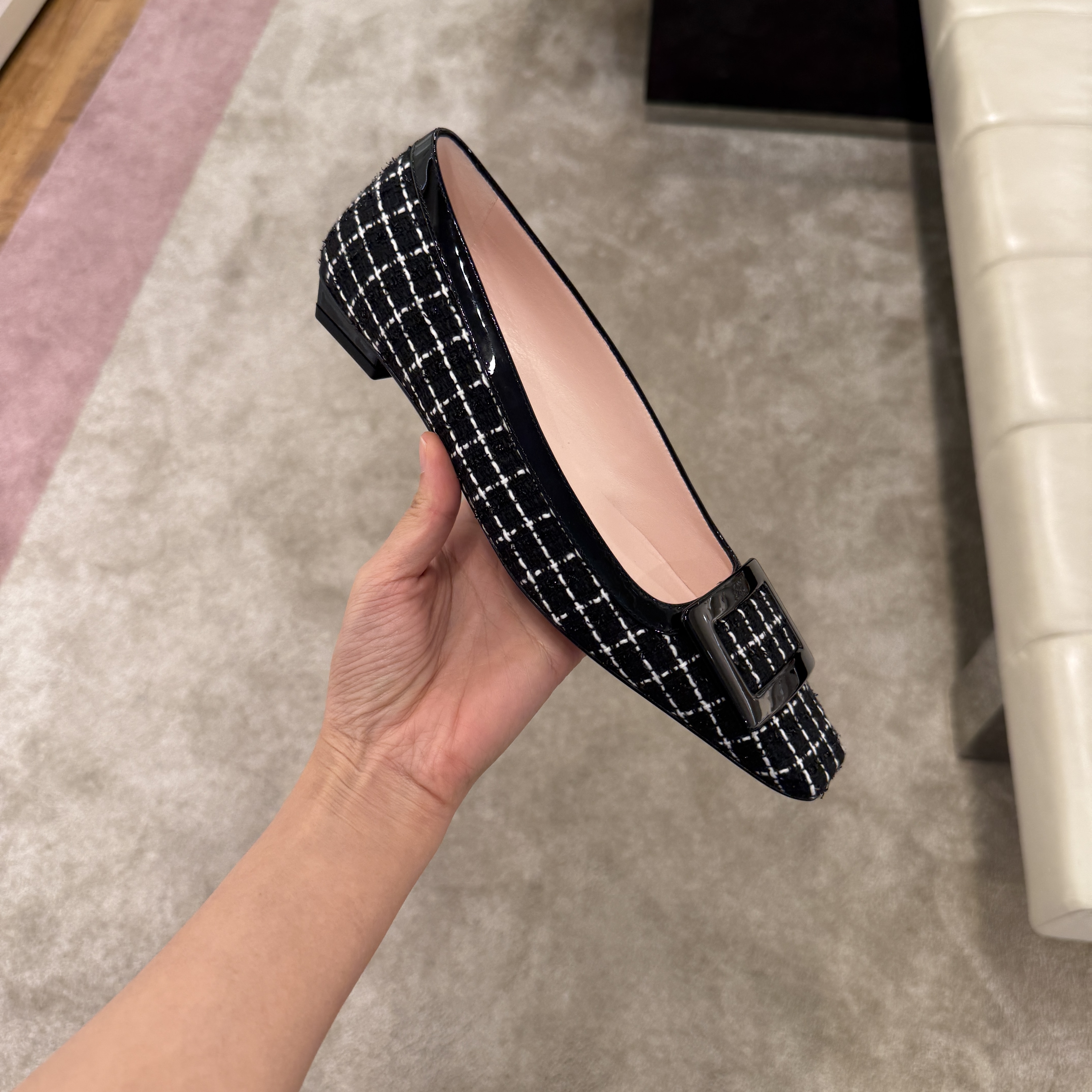 Roger Vivier RV Belle Vivier fabric flats Black and white