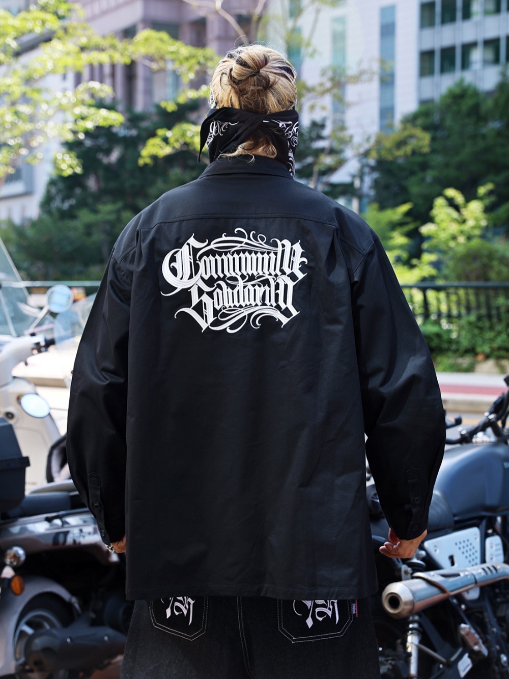 Kara 字母刺繡襯衫夾克