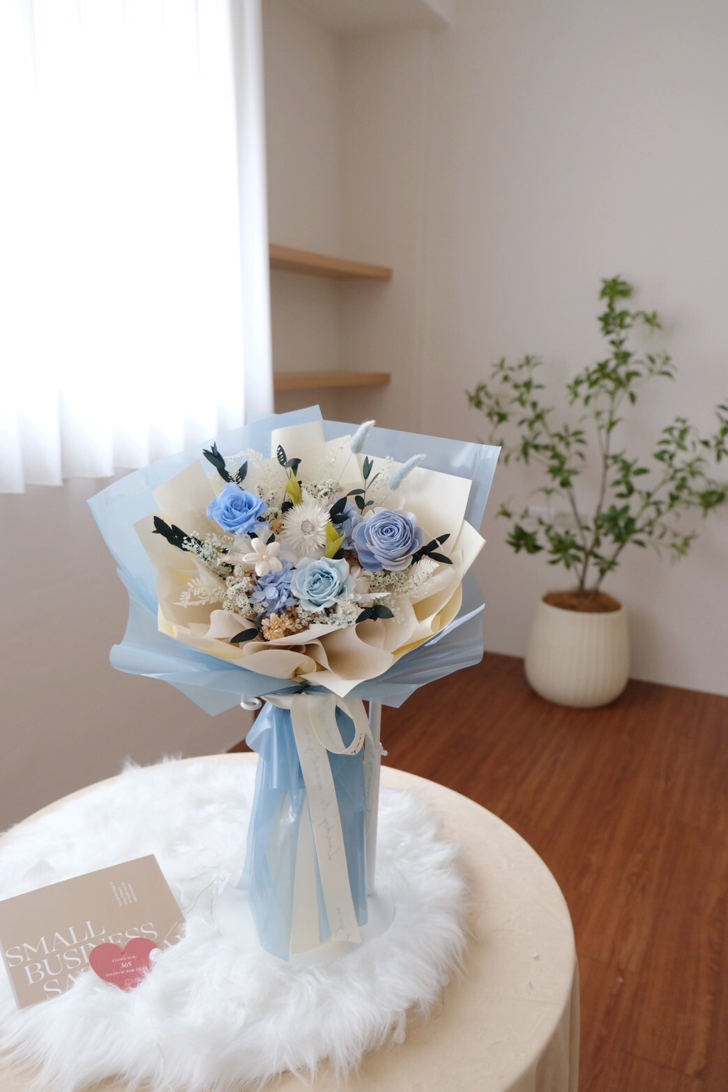 藍白玫瑰永生花束