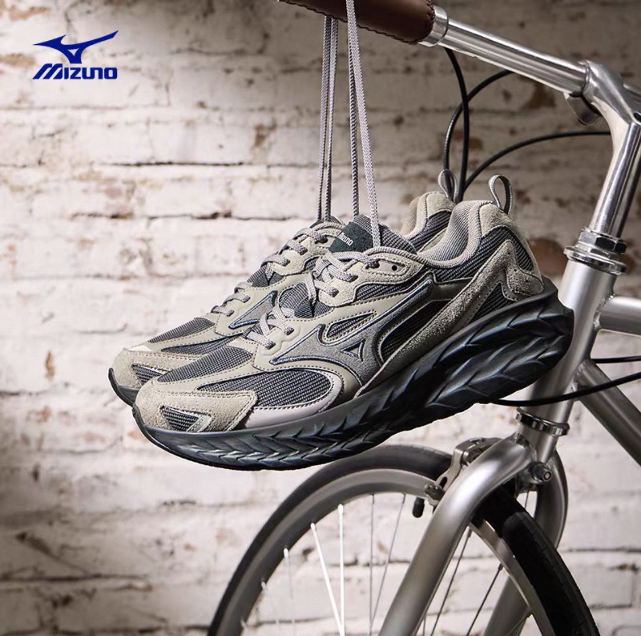 預訂｜MIZUNO ASTRO LS 炭灰黑