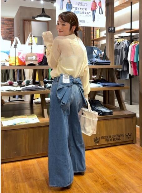 [預購] RODEO CROWNS WIDE BOWL大蝴蝶結裝飾牛仔褲