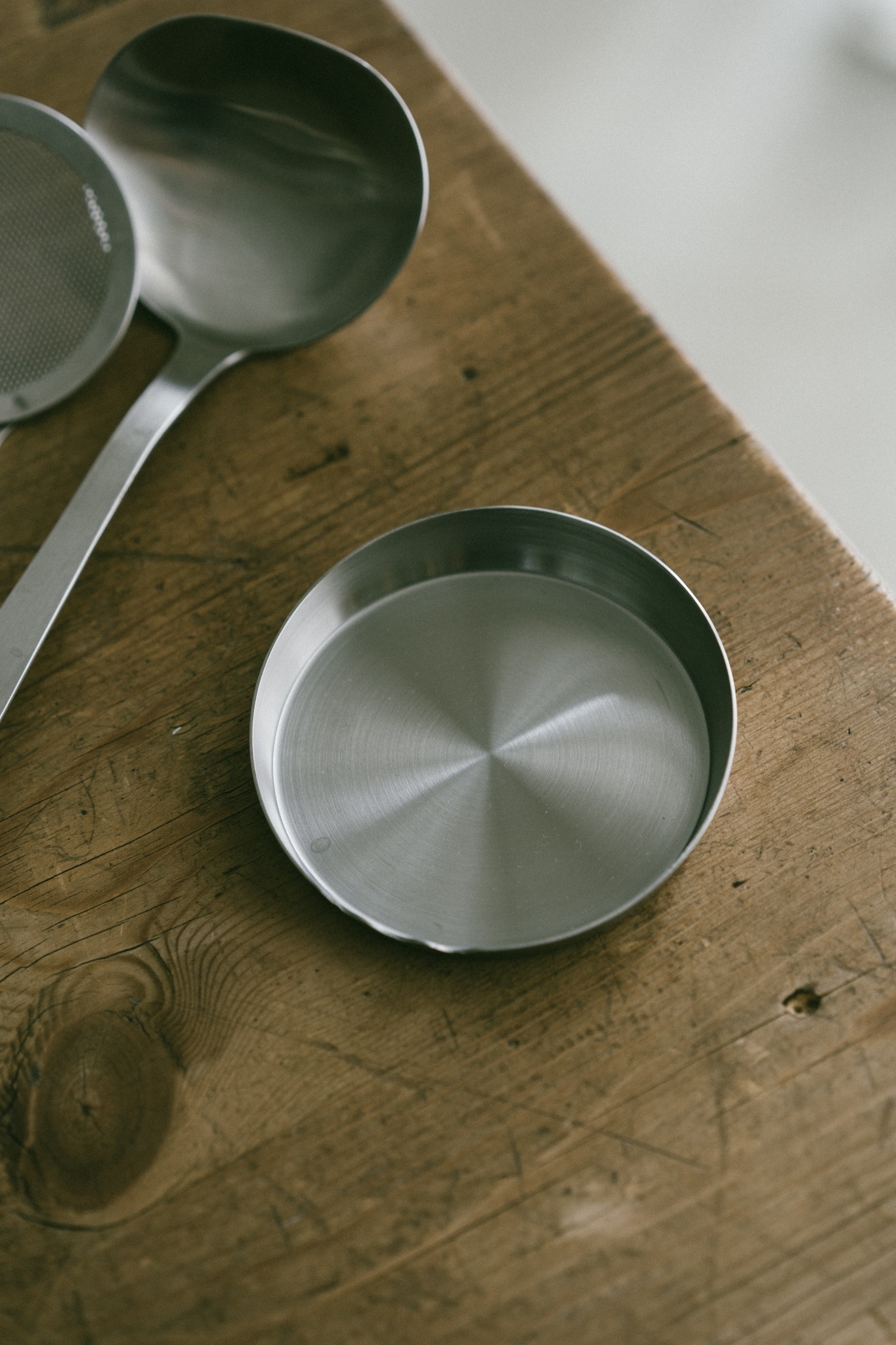 家事問屋日本製18-8不鏽鋼湯勺／鍋鏟輕巧收納盤