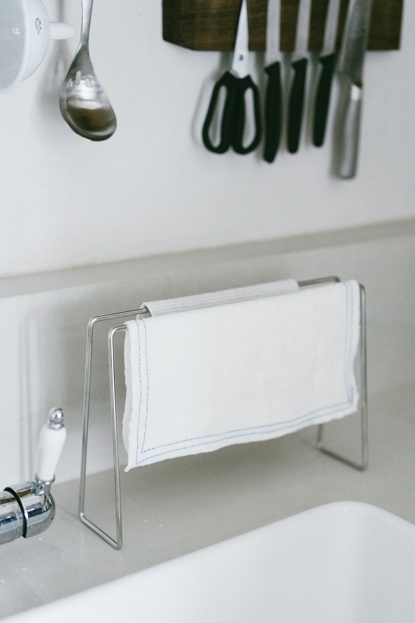 家事問屋日本製18-8不鏽鋼抹布掛架