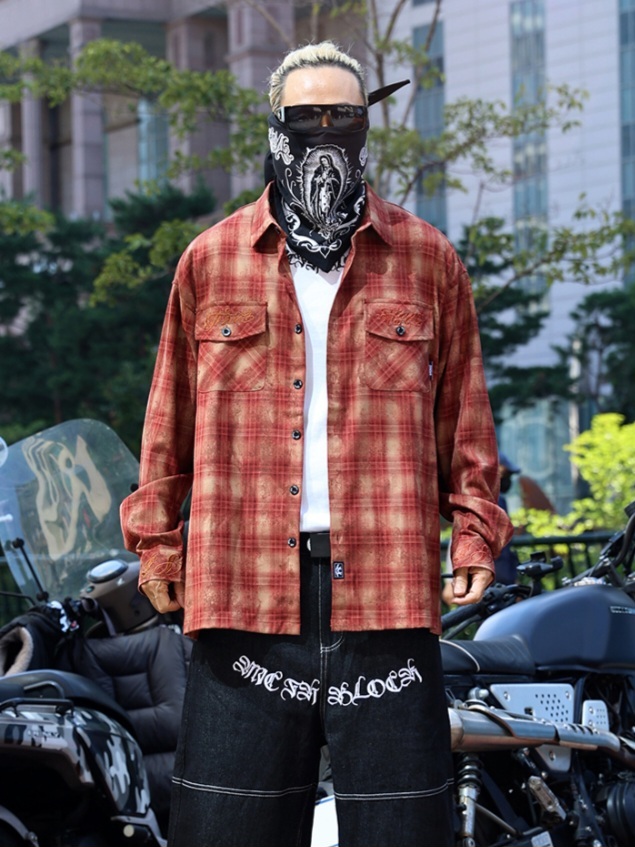 字母刺繡格紋襯衫