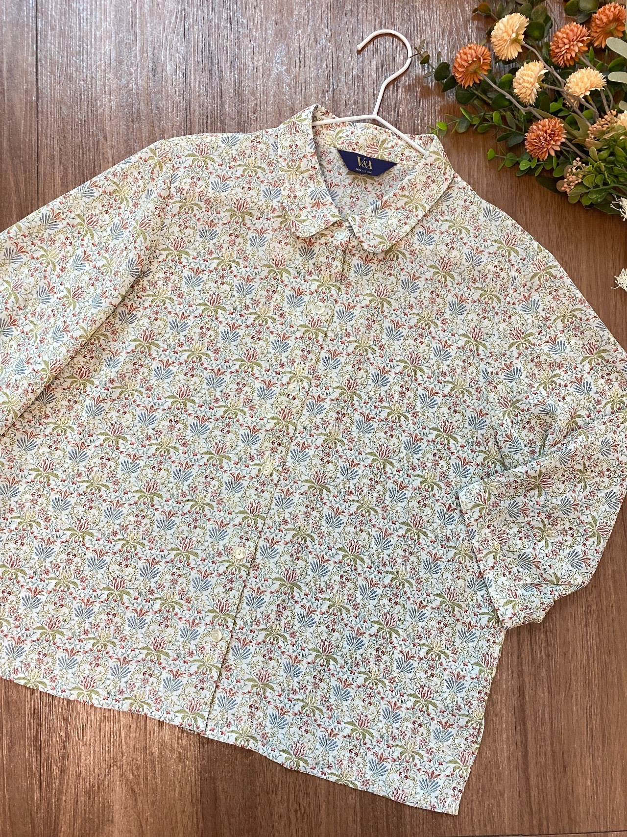 日本製V&A米色印花圖案古著上衣