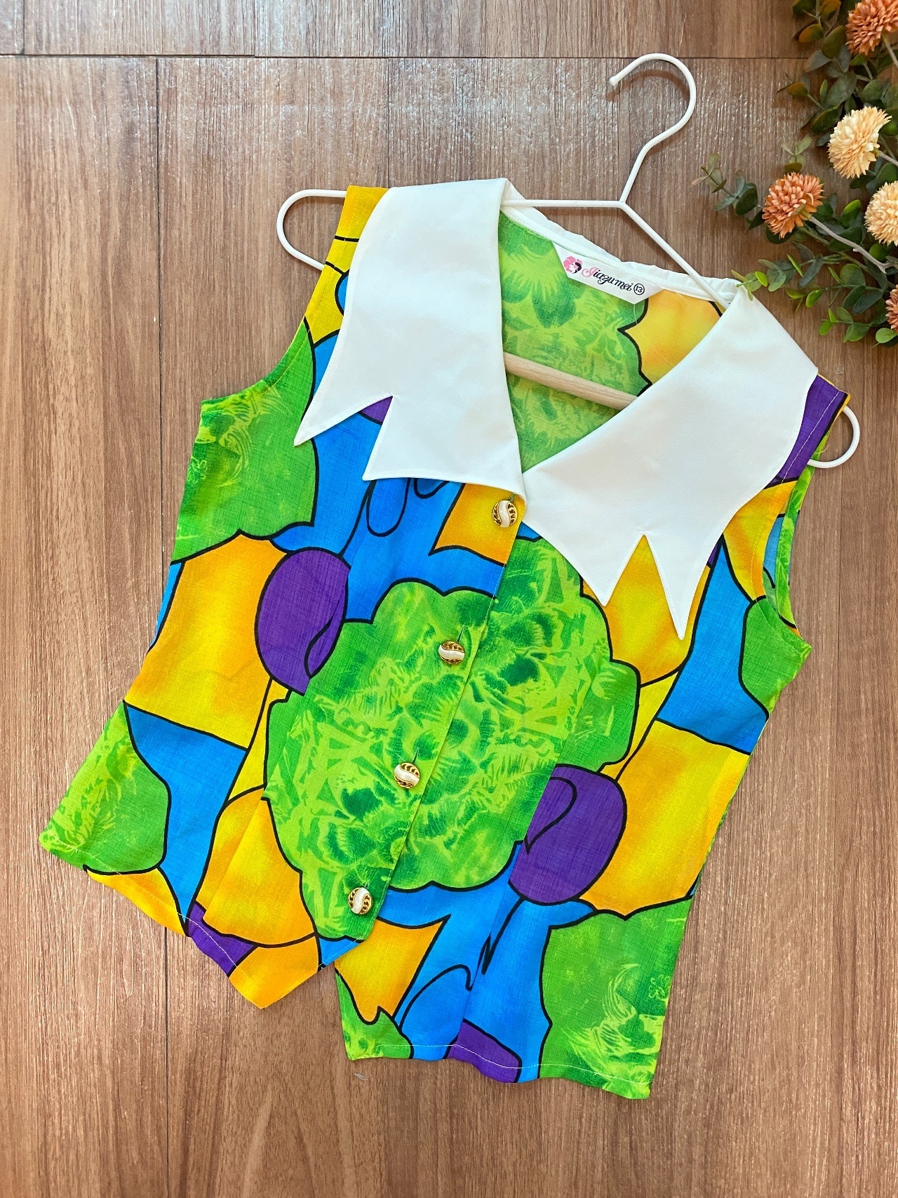 鮮艷色塊大領背心上衣