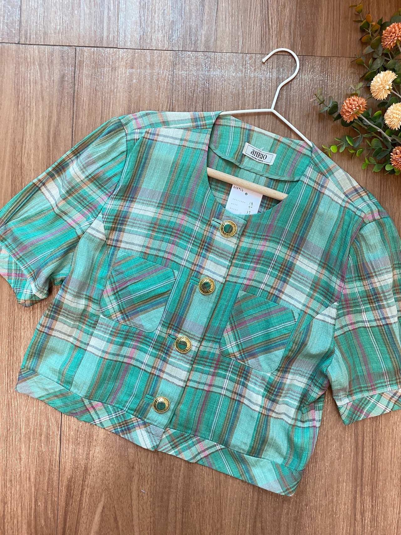 淺綠色格紋大鈕古著上衣