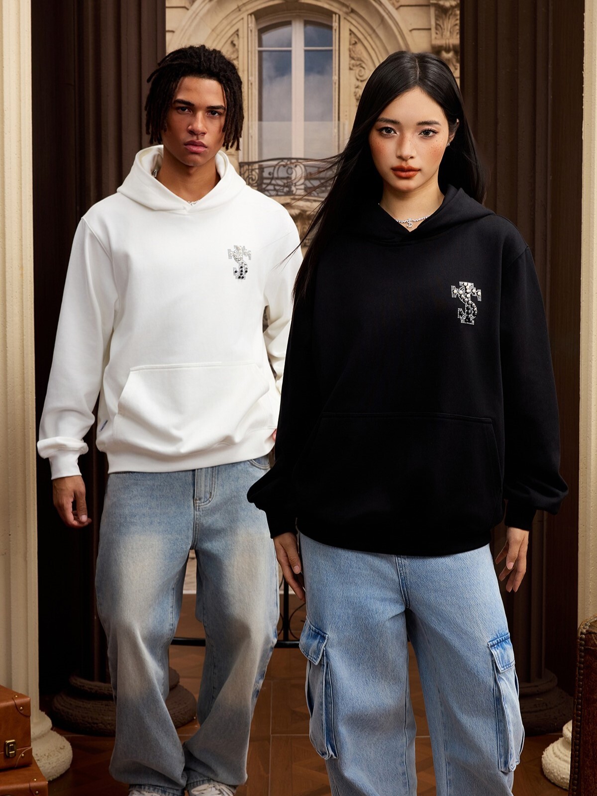 STK SmallTownKid 珍珠花體字Logo 帽 T