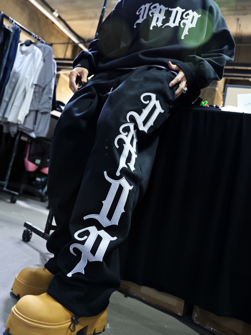 垂墜貼花繫帶休閒褲