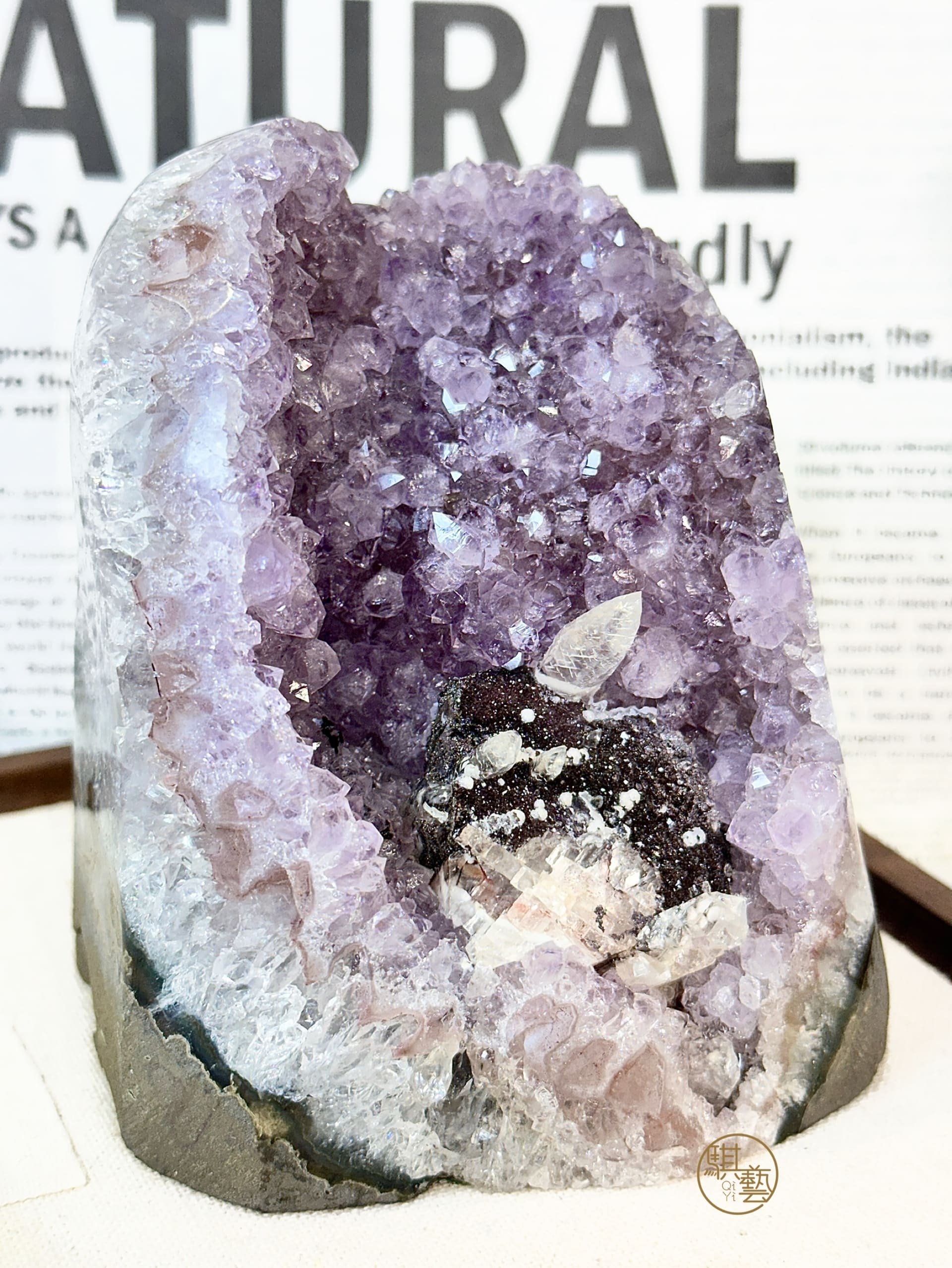 紫晶鎮｜晶簇共生能量擺件