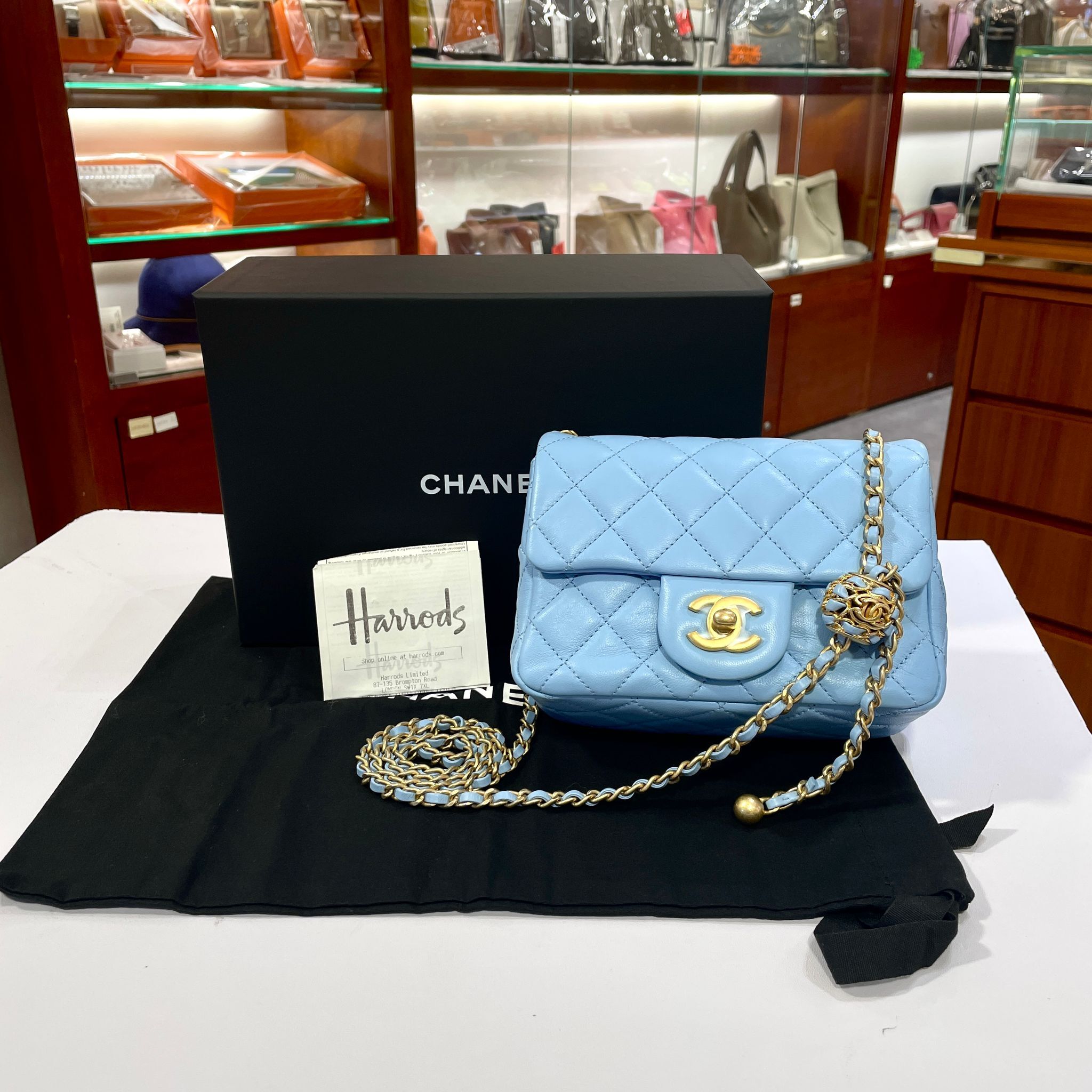 全新CHANEL AS1786 粉藍色羊皮 核桃金球袋 CF17金波 #BRAND NEW #香榭站正品